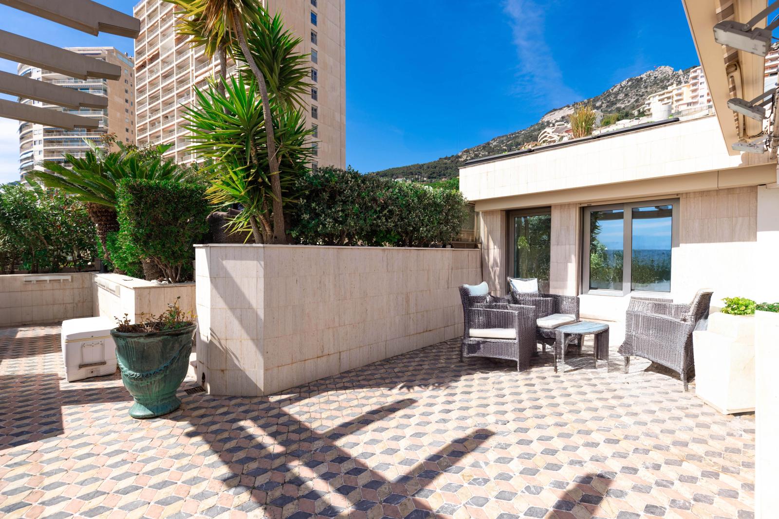 SUPERBE PENTHOUSE AVEC PISCINE