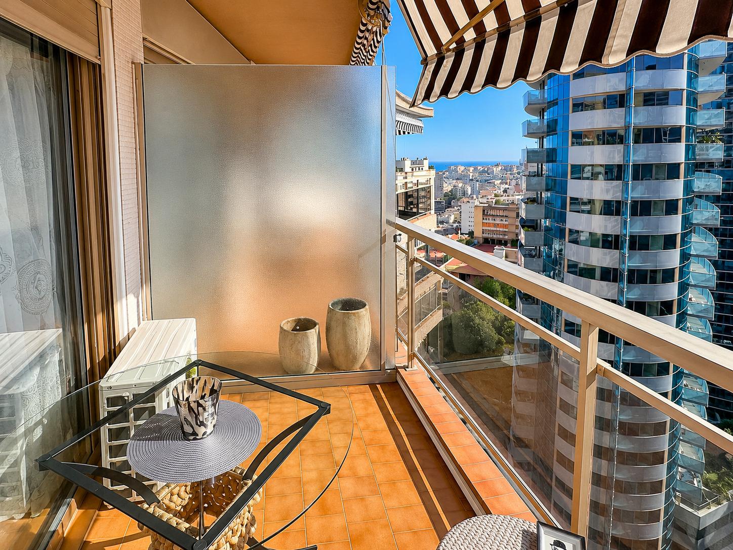 LA ROUSSE - ANNONCIADE - STUDIO EN ETAGE ELEVE