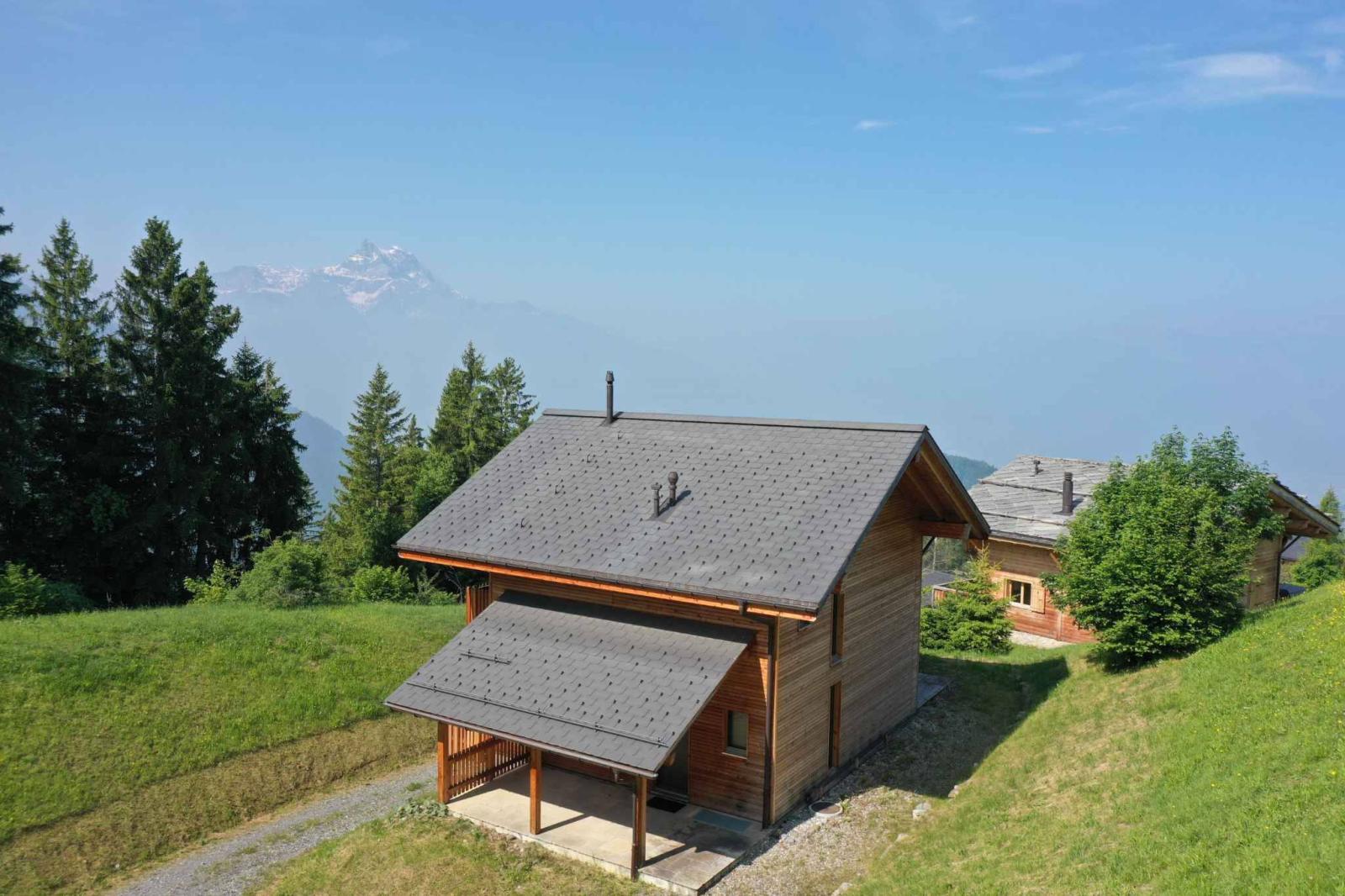 Chalet contemporain avec vue dégagée sur les montagnes