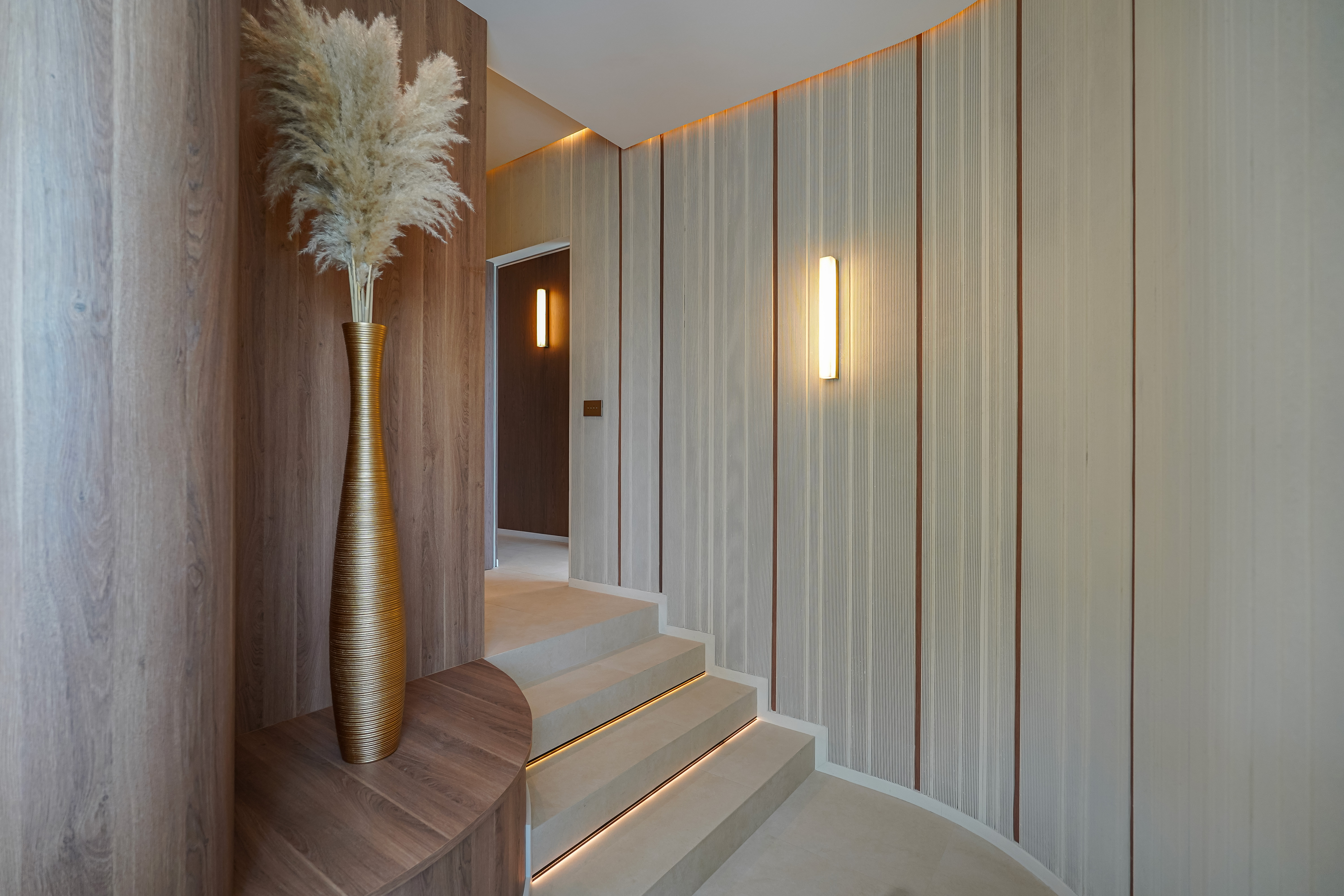 qclAs_chambre-3-couloir-villa-cap-martin-valeri-agency-by-jm-barei-1785495640.jpg