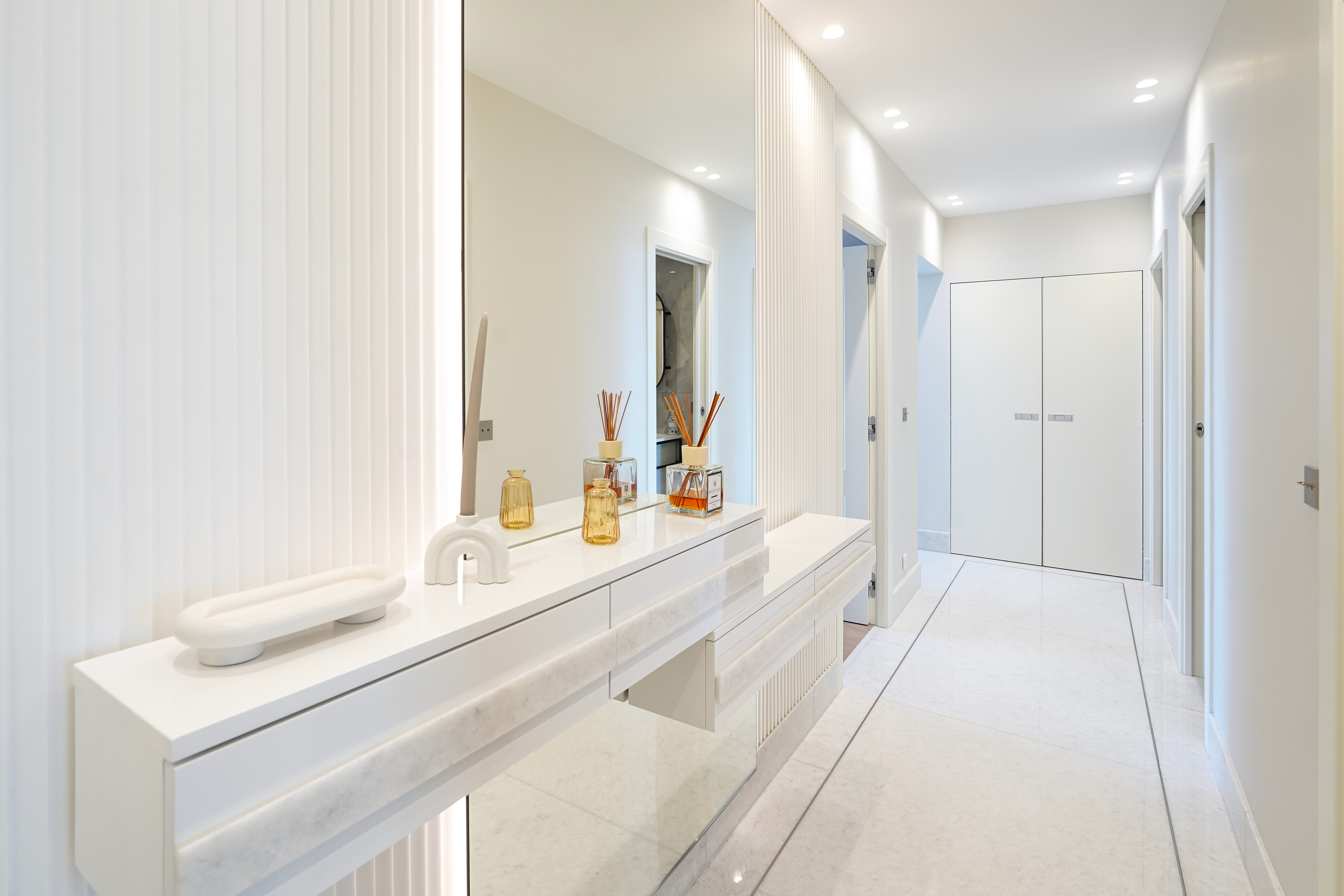 qOXqt_couloir-riviera-palace-valeri-agency-1784132054.jpg