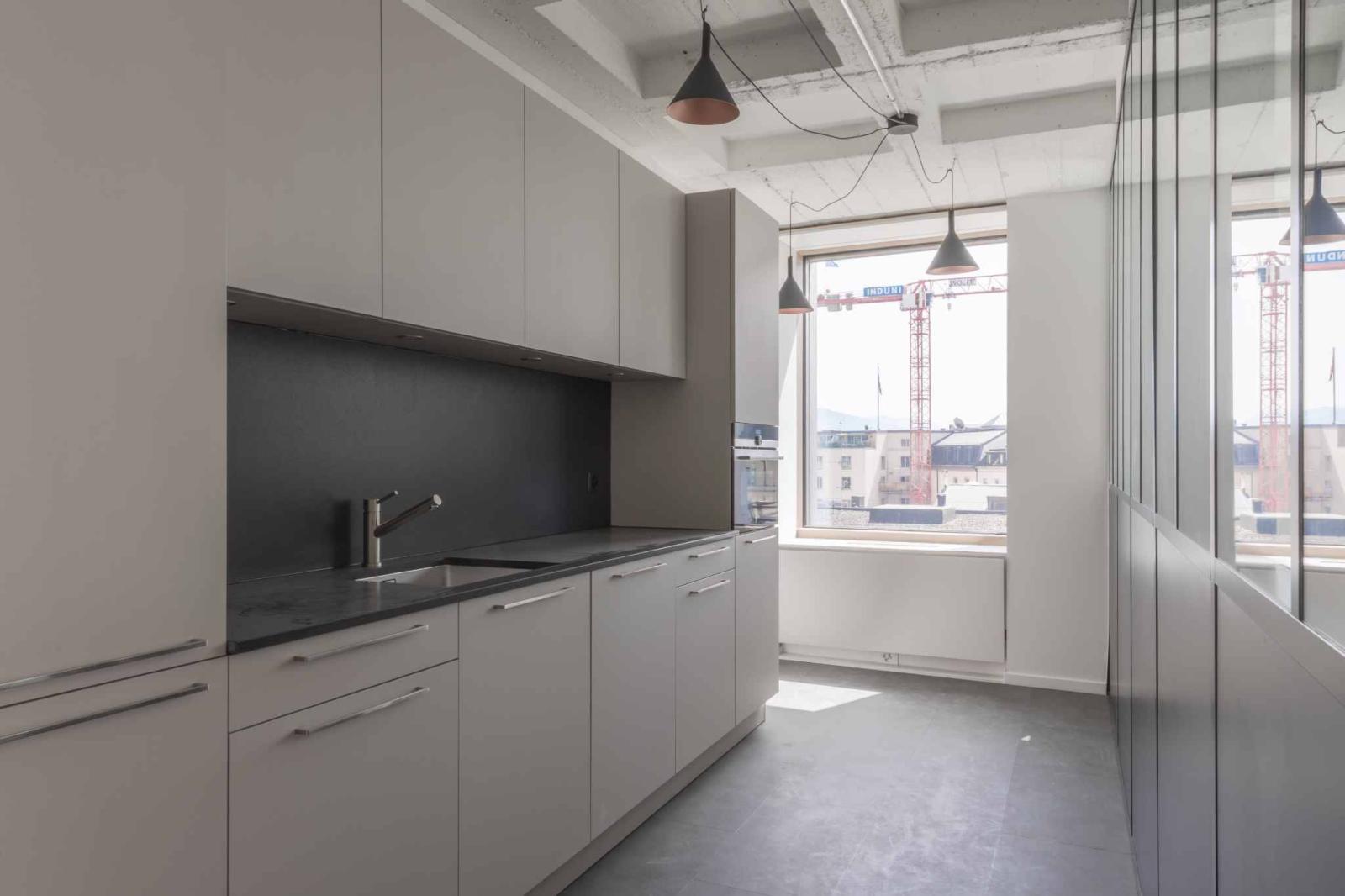 BUREAUX MODERNES IDÉALEMENT SITUÉS – ENTRE GARE CORNAVIN ET LAC