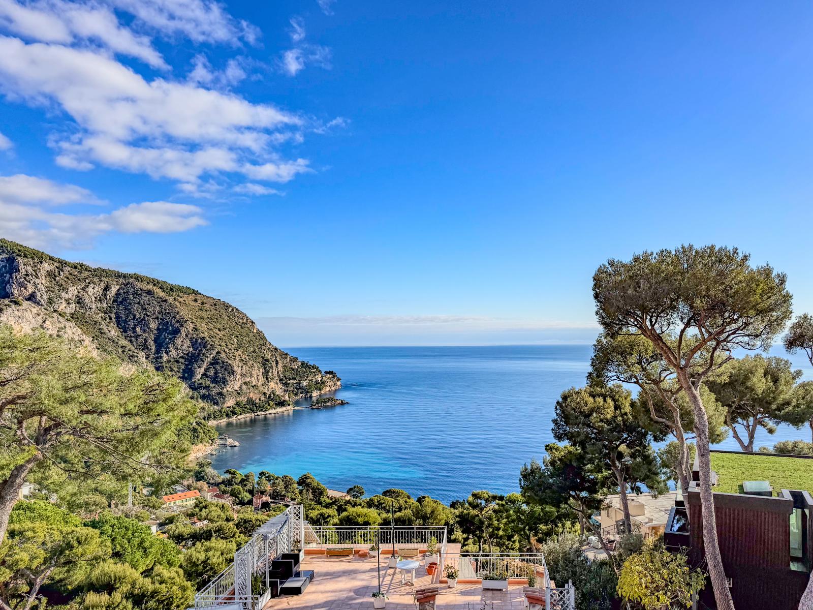 Èze Bord de Mer – Villa contemporaine aux lignes raffinées et panorama infini