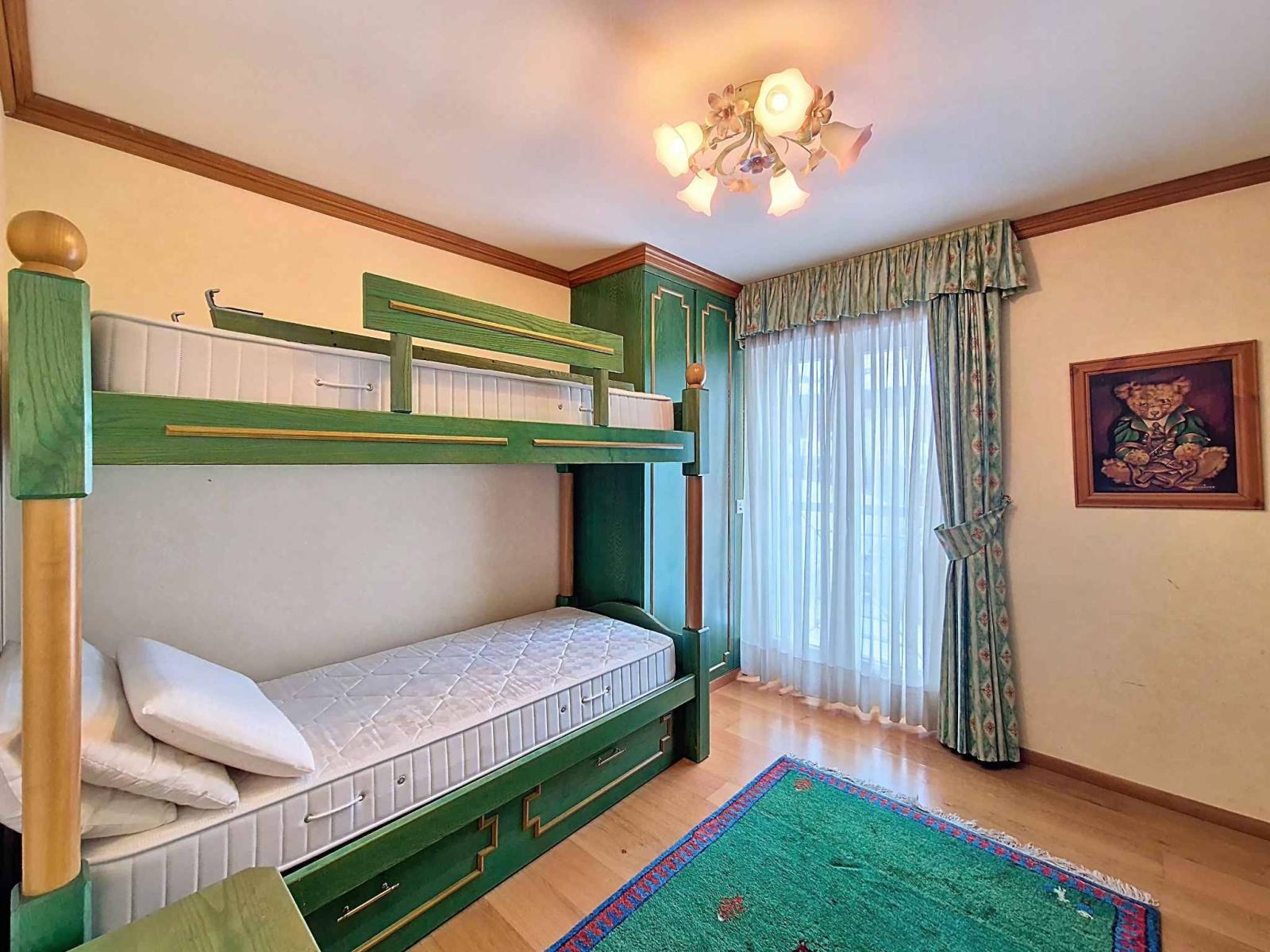 Spacieux 7.5 pièces idéalement situé au cœur de la station