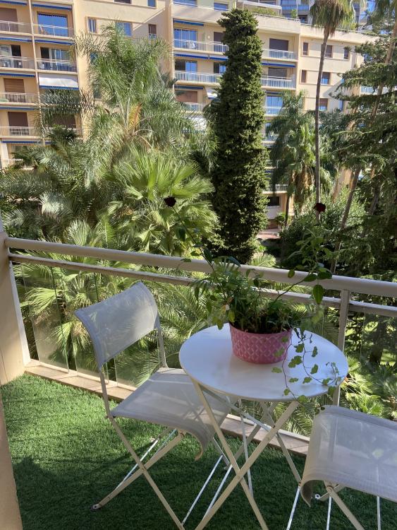 SPACIEUX DEUX PIECES