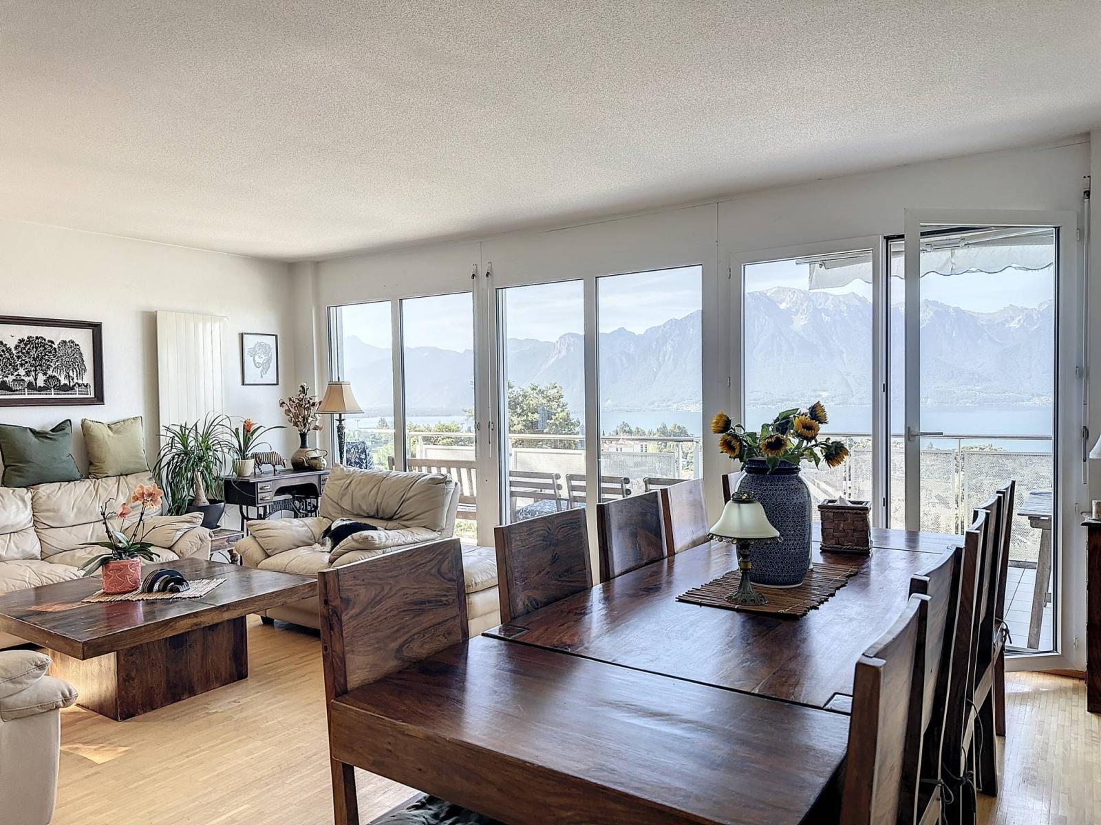 Villa jumelle de 5.5 pièces, avec vue panoramique sur le lac et les Alpes !