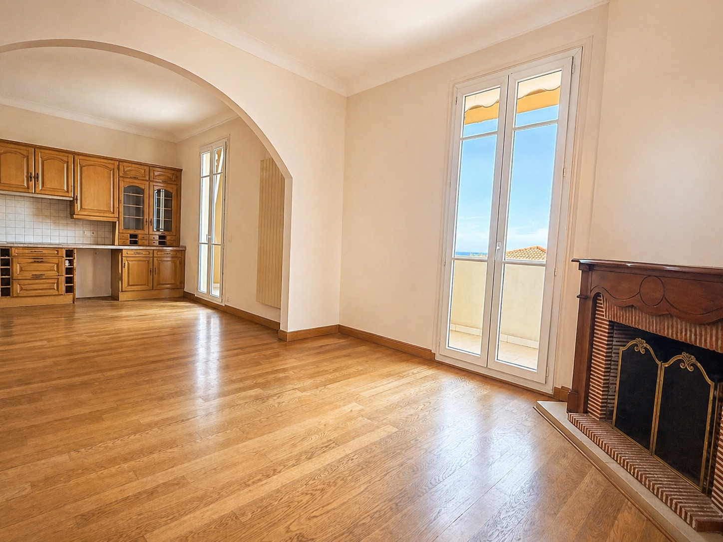qZH7B_salon-3-pieces-villa-nel-rue-bosio-1777468921.jpg