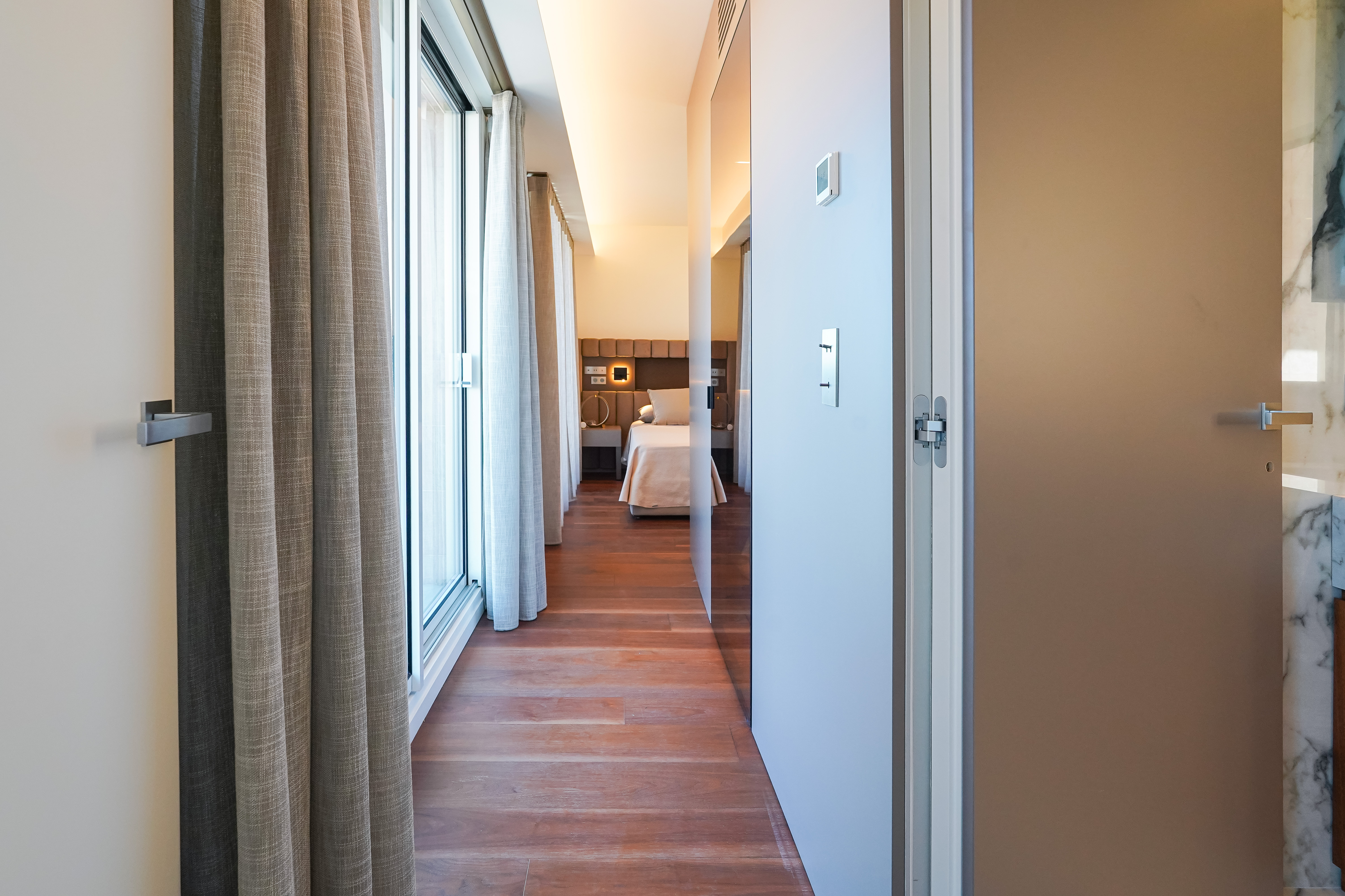 rAyEq_couloir-master-barnes-monaco-1762249799.jpg