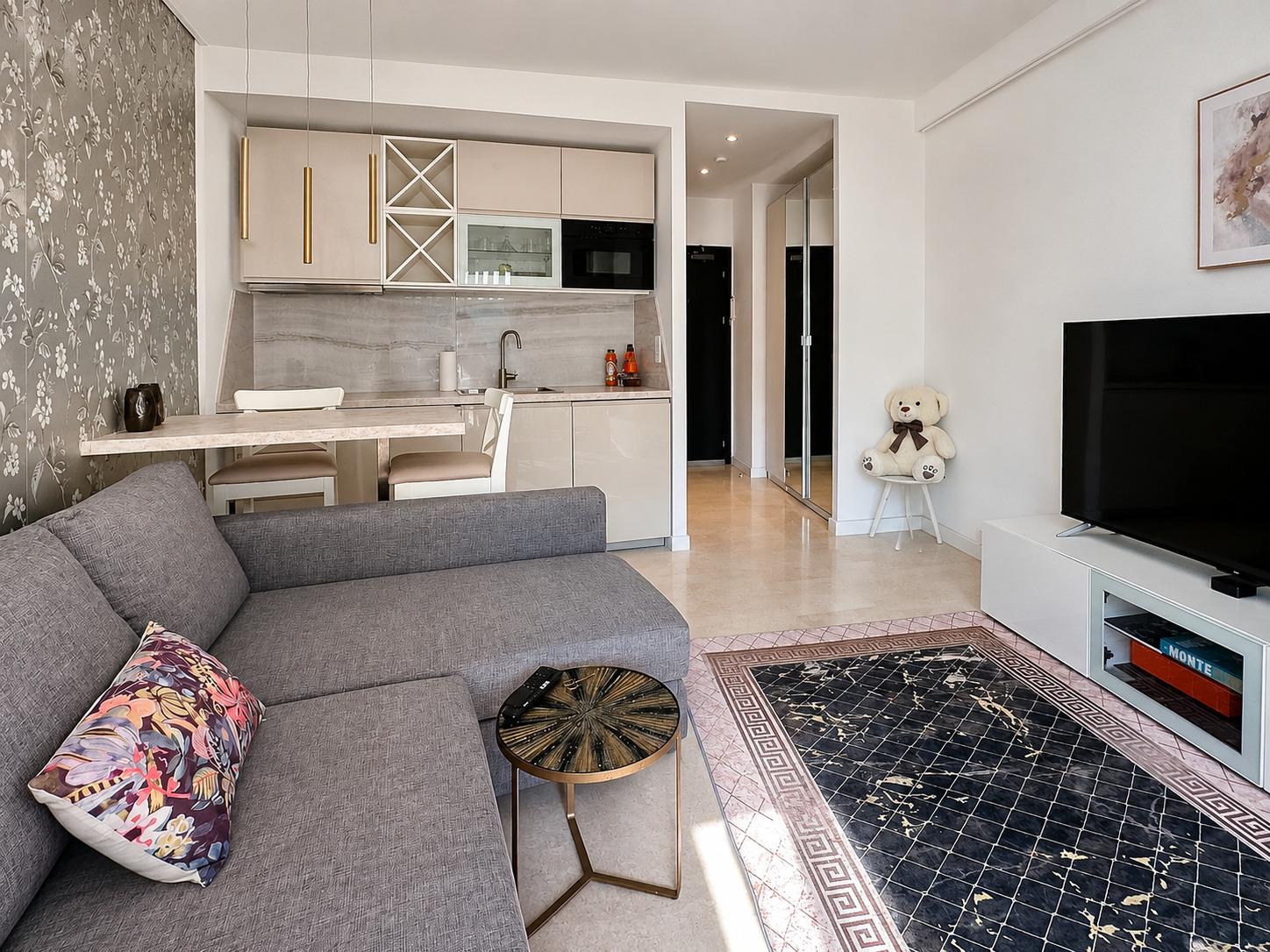 LA ROUSSE - ANNONCIADE - STUDIO EN ETAGE ELEVE