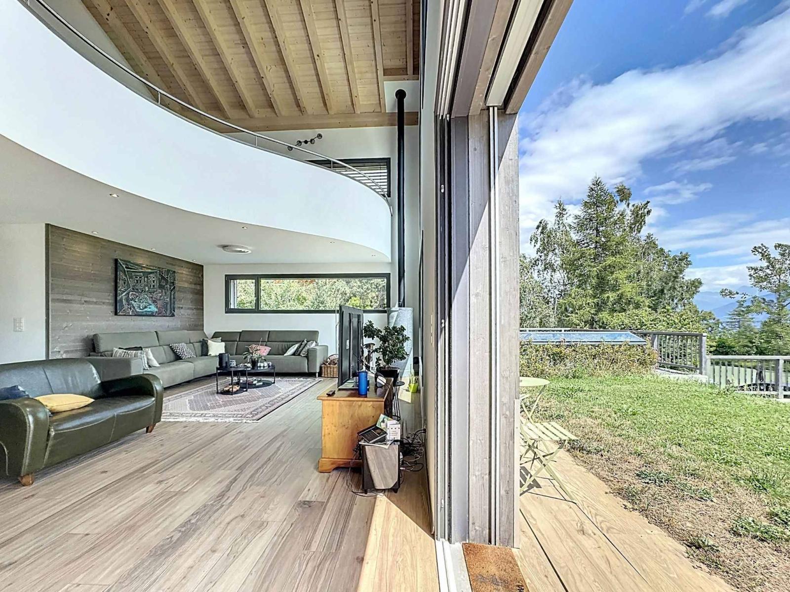 Exceptionnel chalet sur 3 niveaux avec piscine intérieure/ espace bien-être