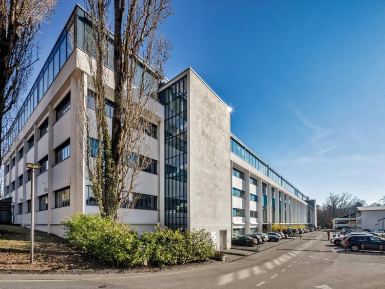 Bureaux équipés d'environ 6'000  m2 DIVISIBLES à Versoix