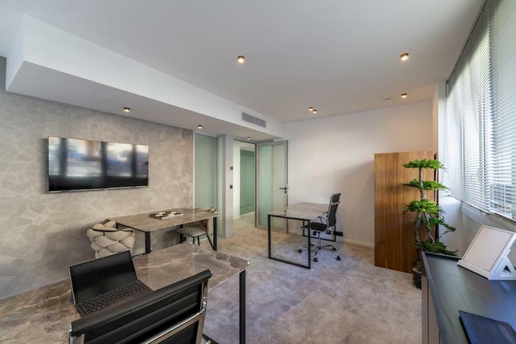 FONTVIEILLE: bureau de 13m2 en location