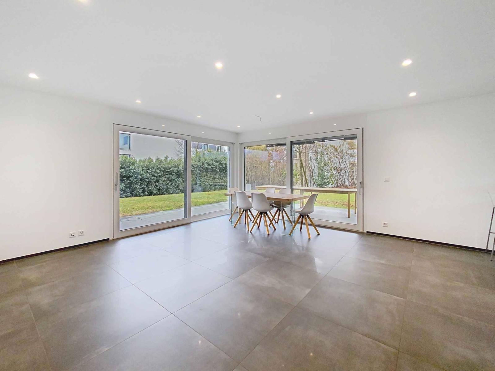 Élégance Contemporaine avec Jardin Privatif à Saint-Prex