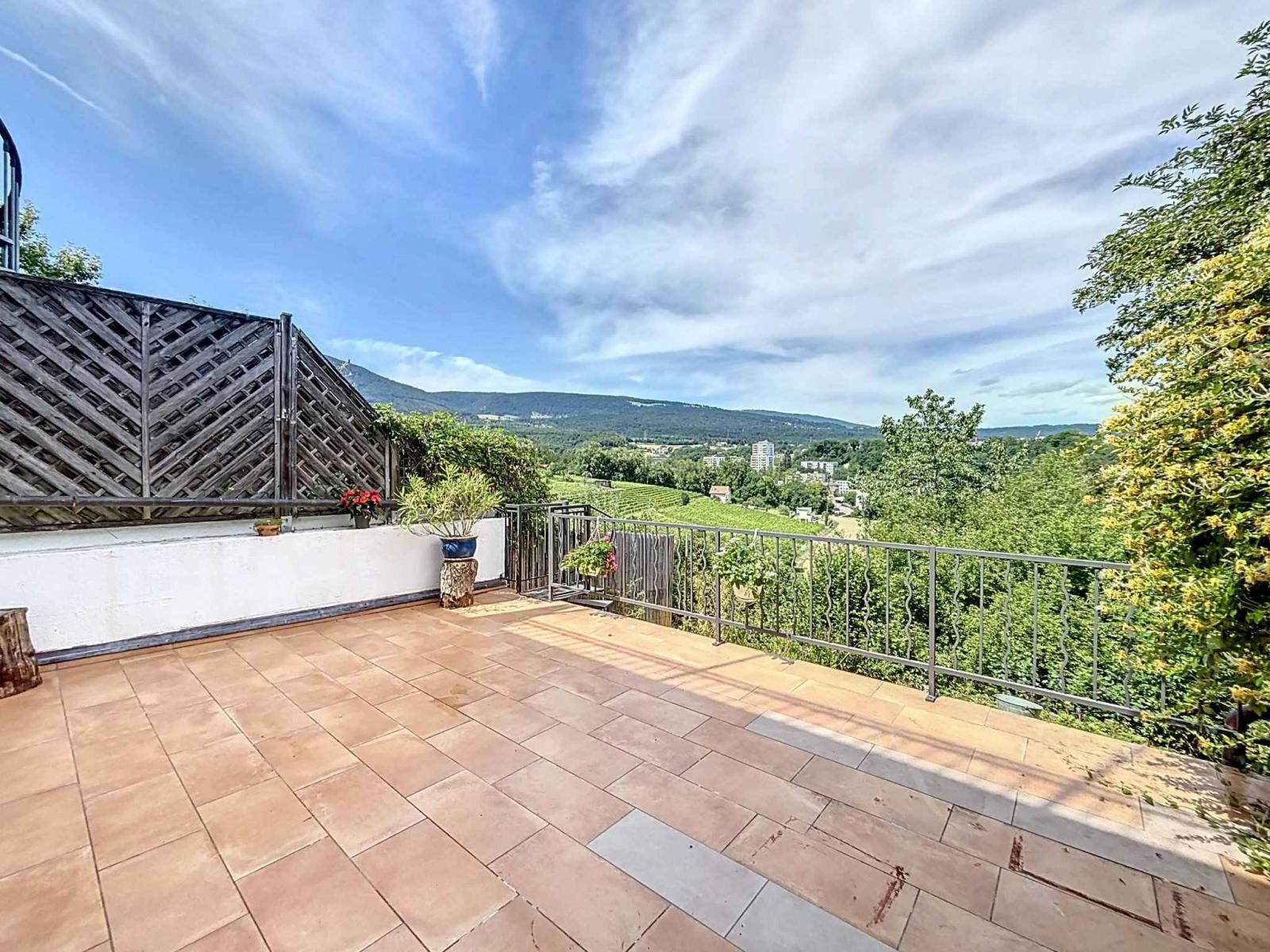 Triplex de 3.5 pièces avec terrasses et studio indépendant