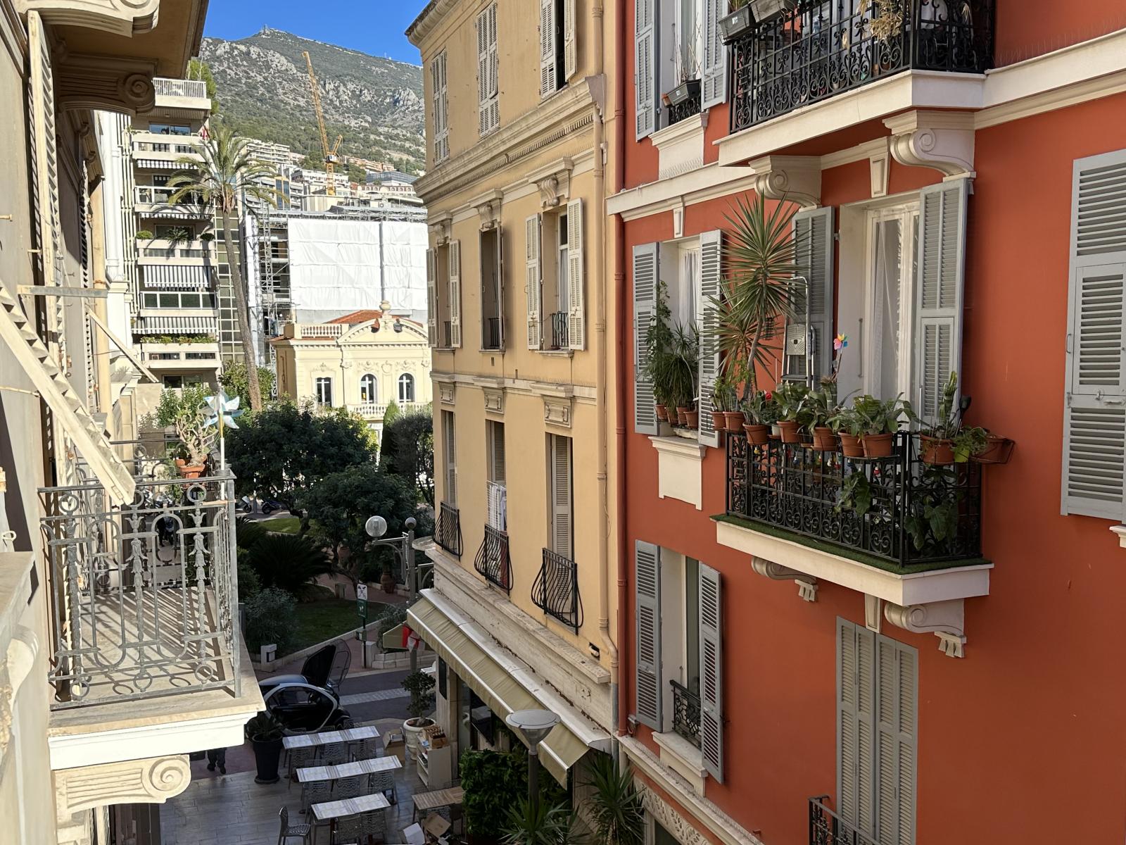 Appartement à rénover au cœur de la Condamine