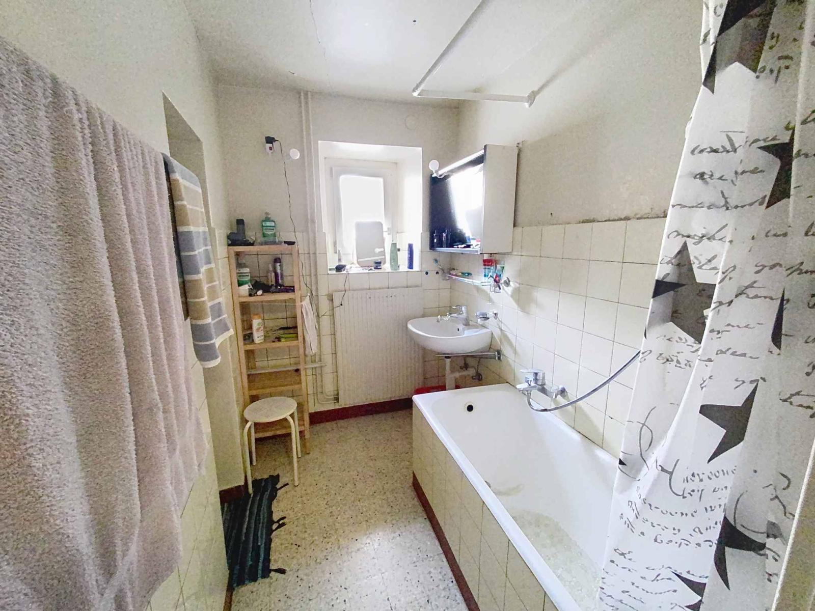 Maison de village à rénover, au cœur de Tartegnin