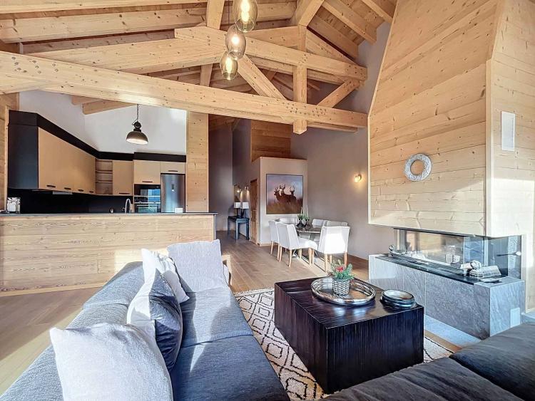 Appartement avec cachet face aux montagnes, à deux pas des pistes
