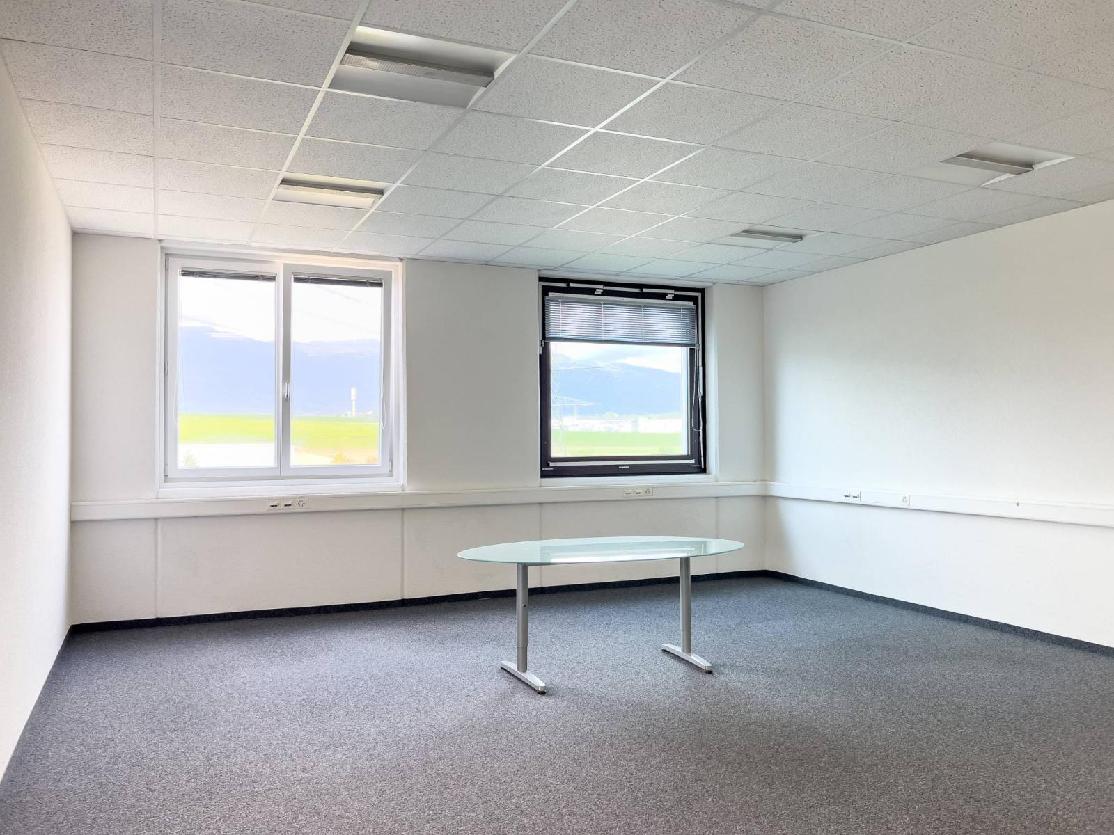 Bureaux, locaux administratifs de 373 m2 à louer à Satigny