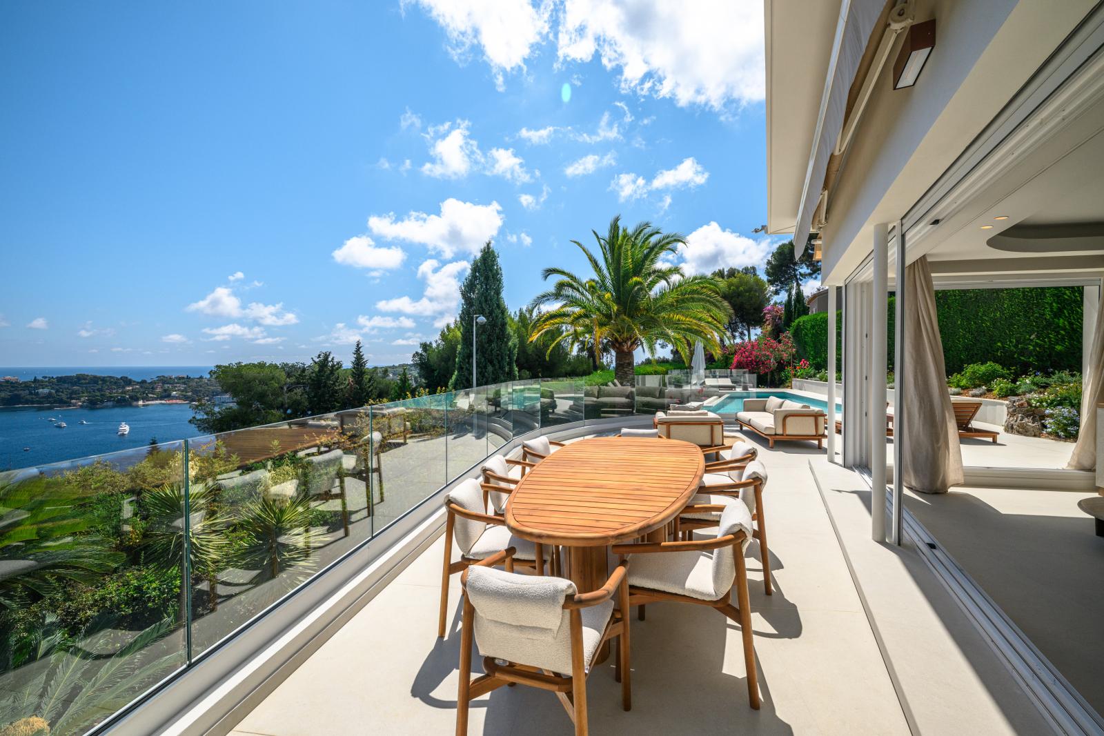 Nice – Villa de luxe rénovée avec piscine et vue panoramique
