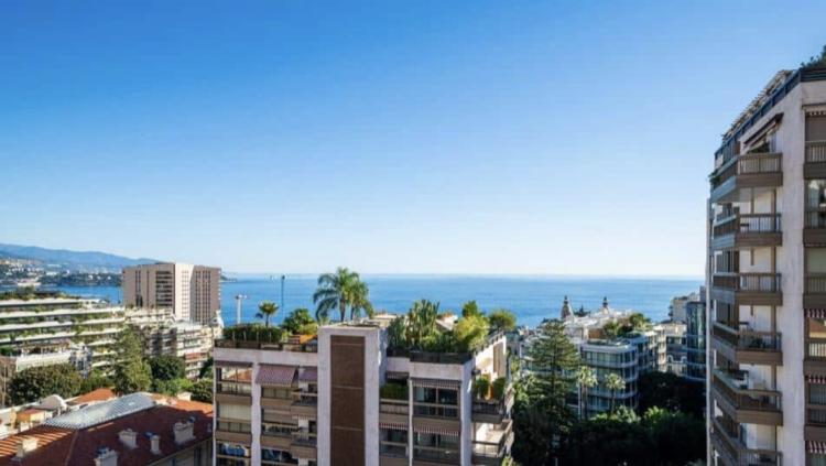 APPARTEMENT AVEC ROOF TERRASSE