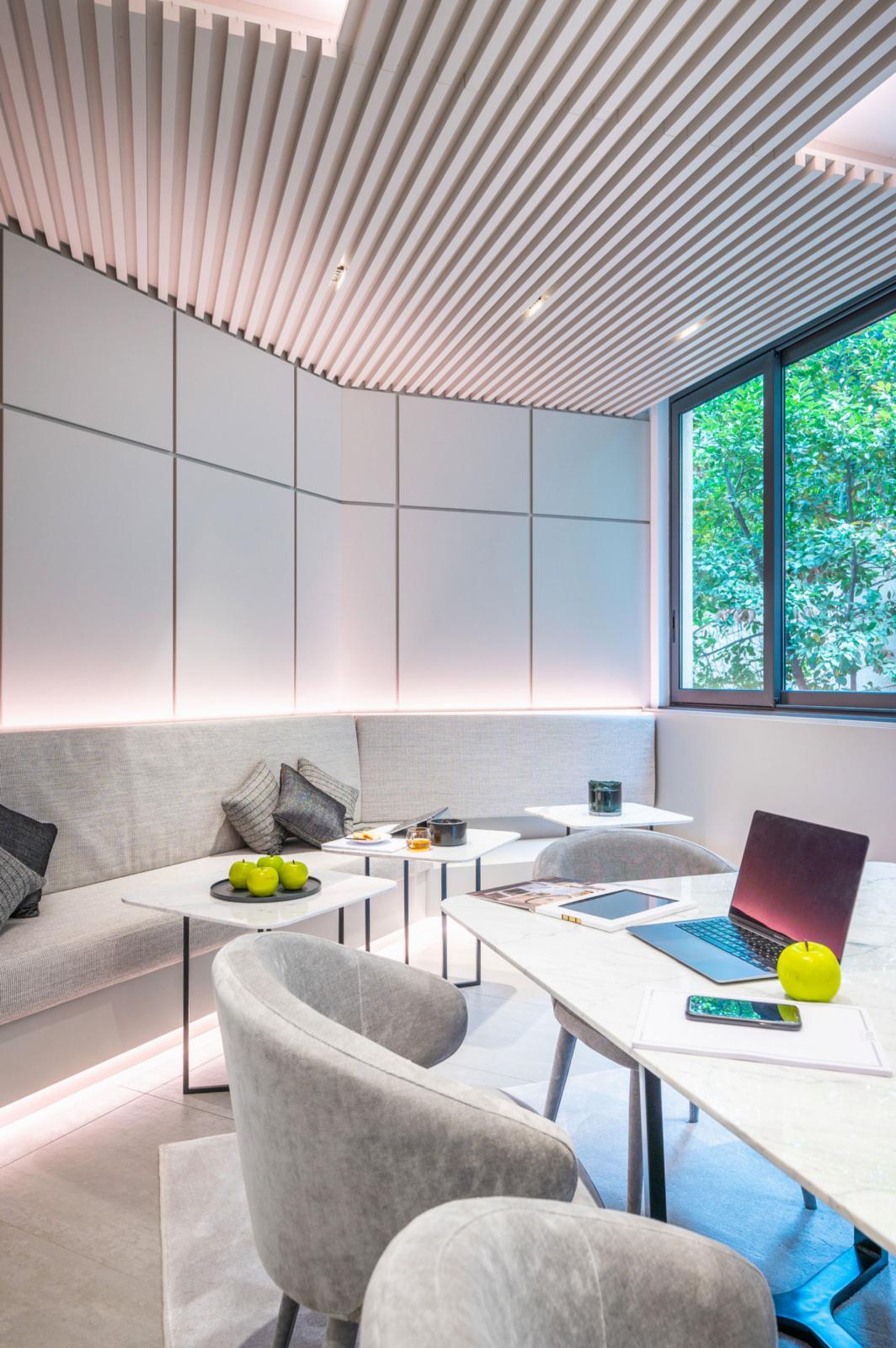 JARDIN EXOTIQUE: bureau de 13m2 en location