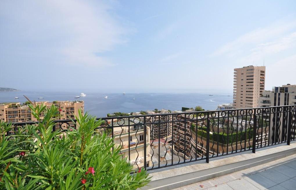 CARRÉ D'OR - PENTHOUSE - VILLA SAN CARLO