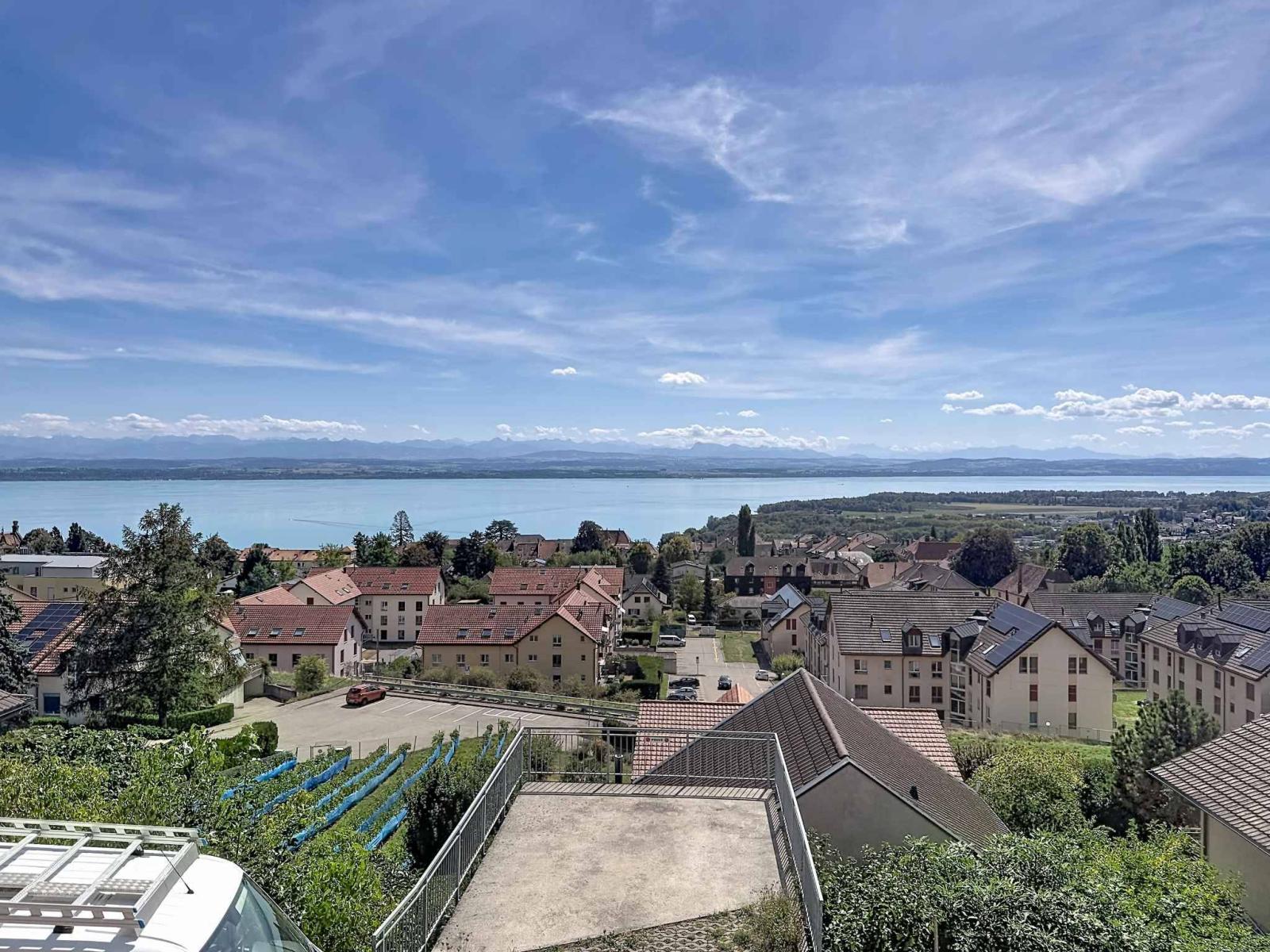 Appartement neuf de 3,5 pièces avec terrasse et vue panoramique
