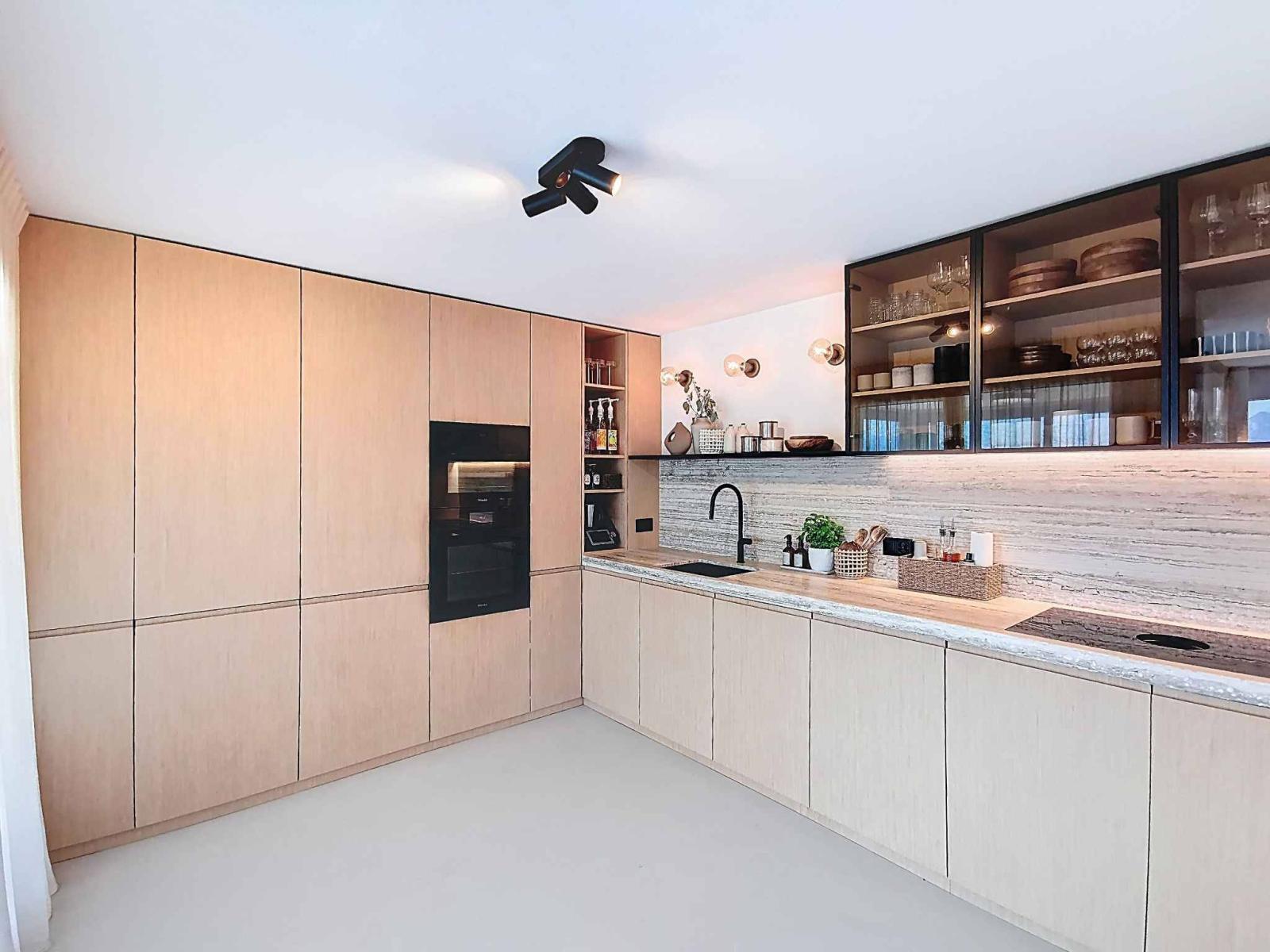 Idéale pour une famille ! Villa individuelle contemporaine avec vue imprenable