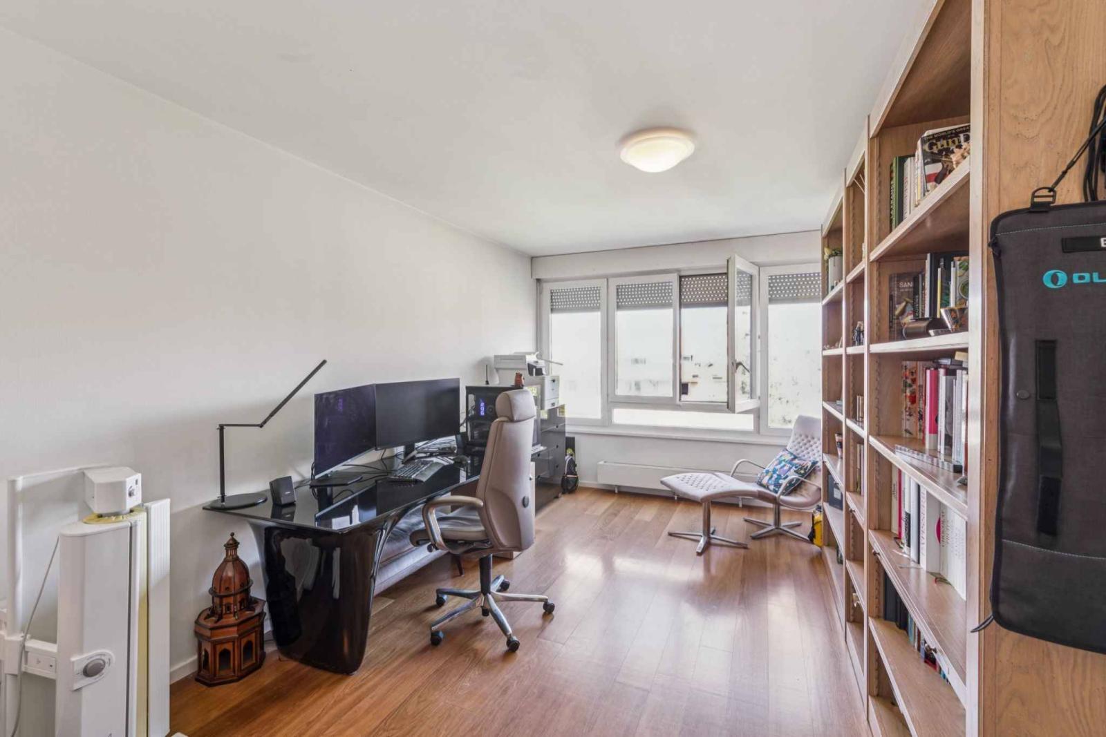En exclusivité ! Bel appartement traversant en étage élevé