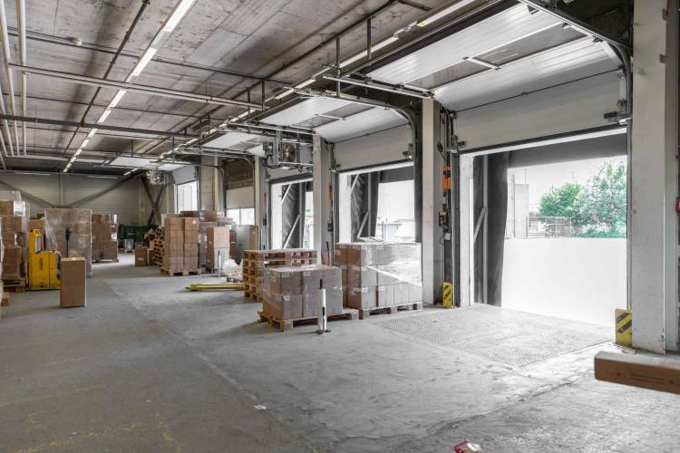 RARE ! Surface de stockage de 500 m² au centre de Genève