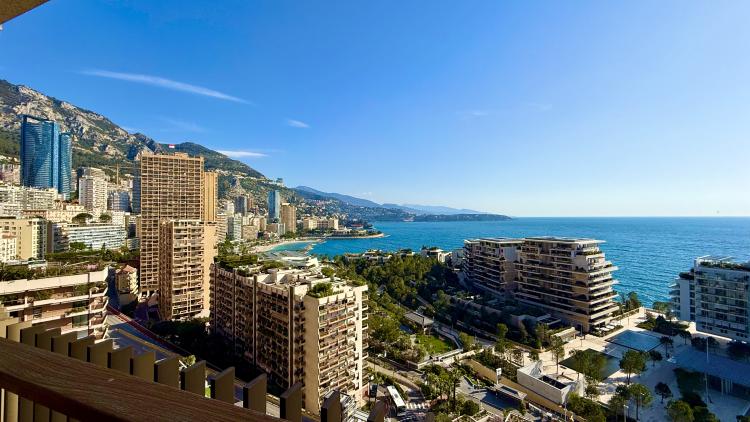MIRABEAU : Rare appartement de 3 chambres à coucher et  belle vue panoramique