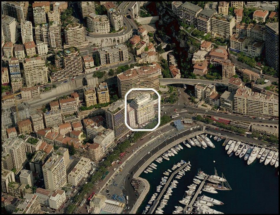 RARE ERMANNO PALACE : GRAND DOUBLE BOX  AVEC BEL ESPACE DE STOCKAGE ATTENANT !