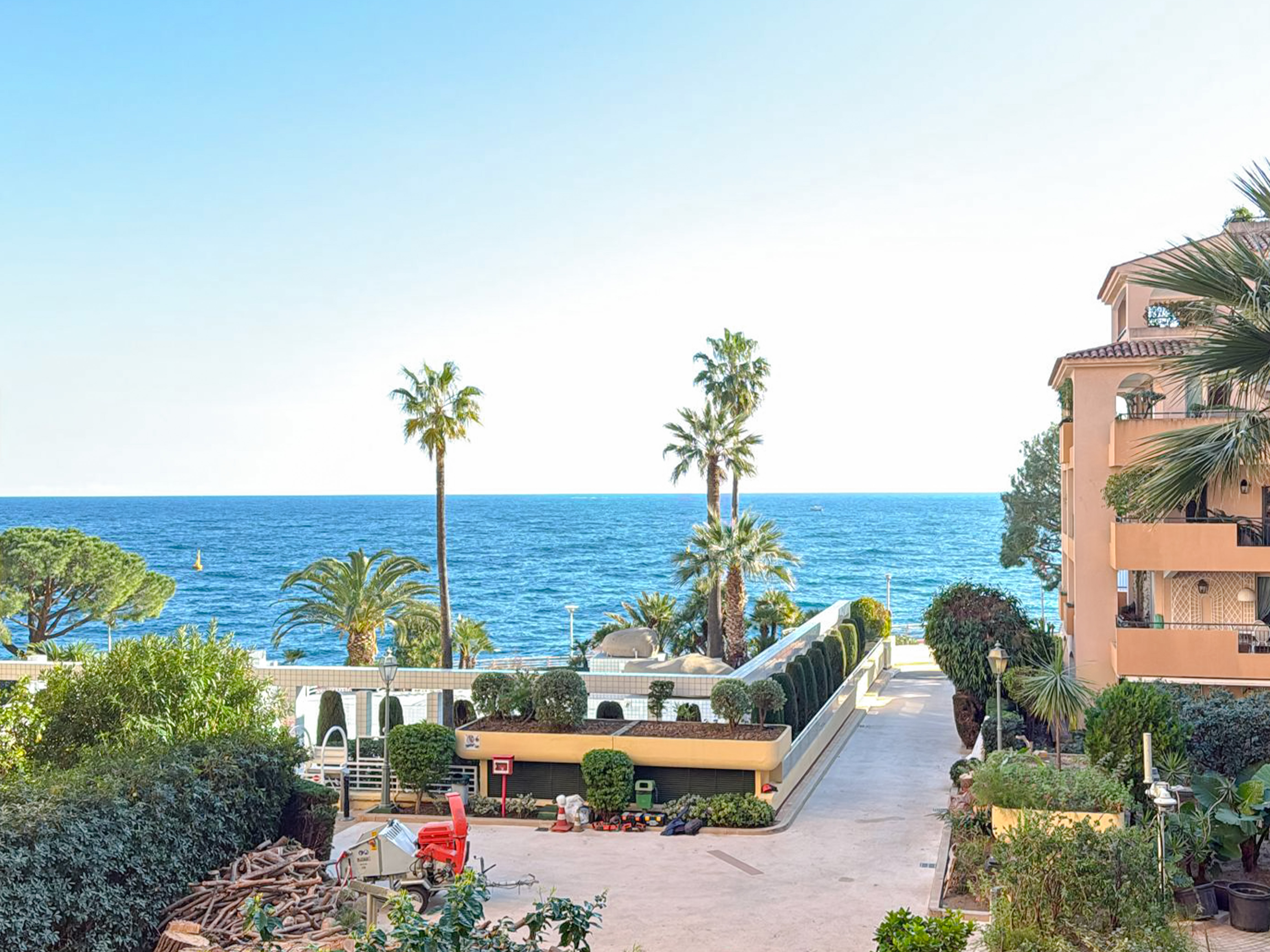 TxBp0_vue-mer-cyclades-fontvieille-1741022228.jpg