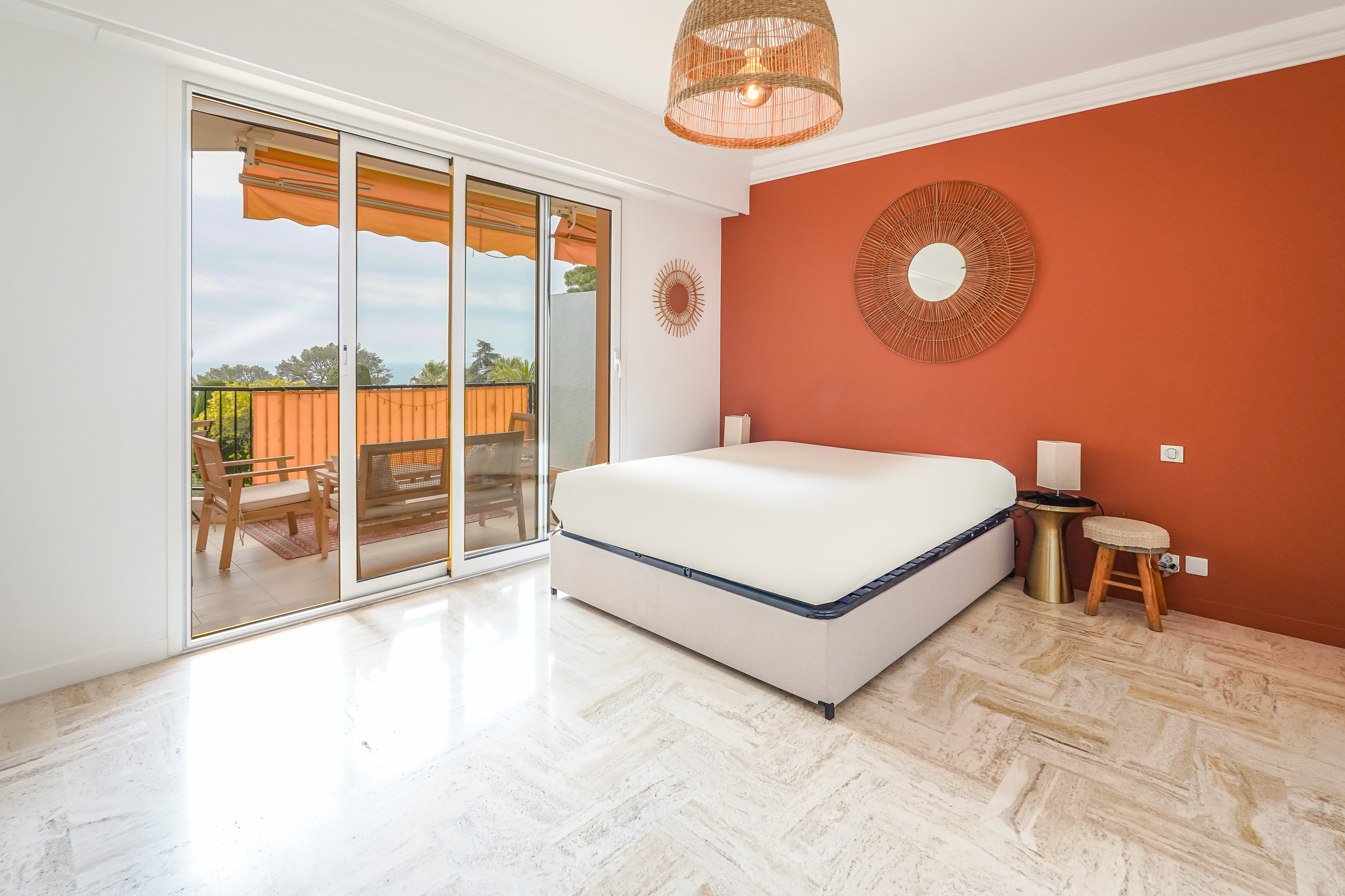 UdHO1_chambre-cap-d-ail-valery-agency-1772640331.jpg