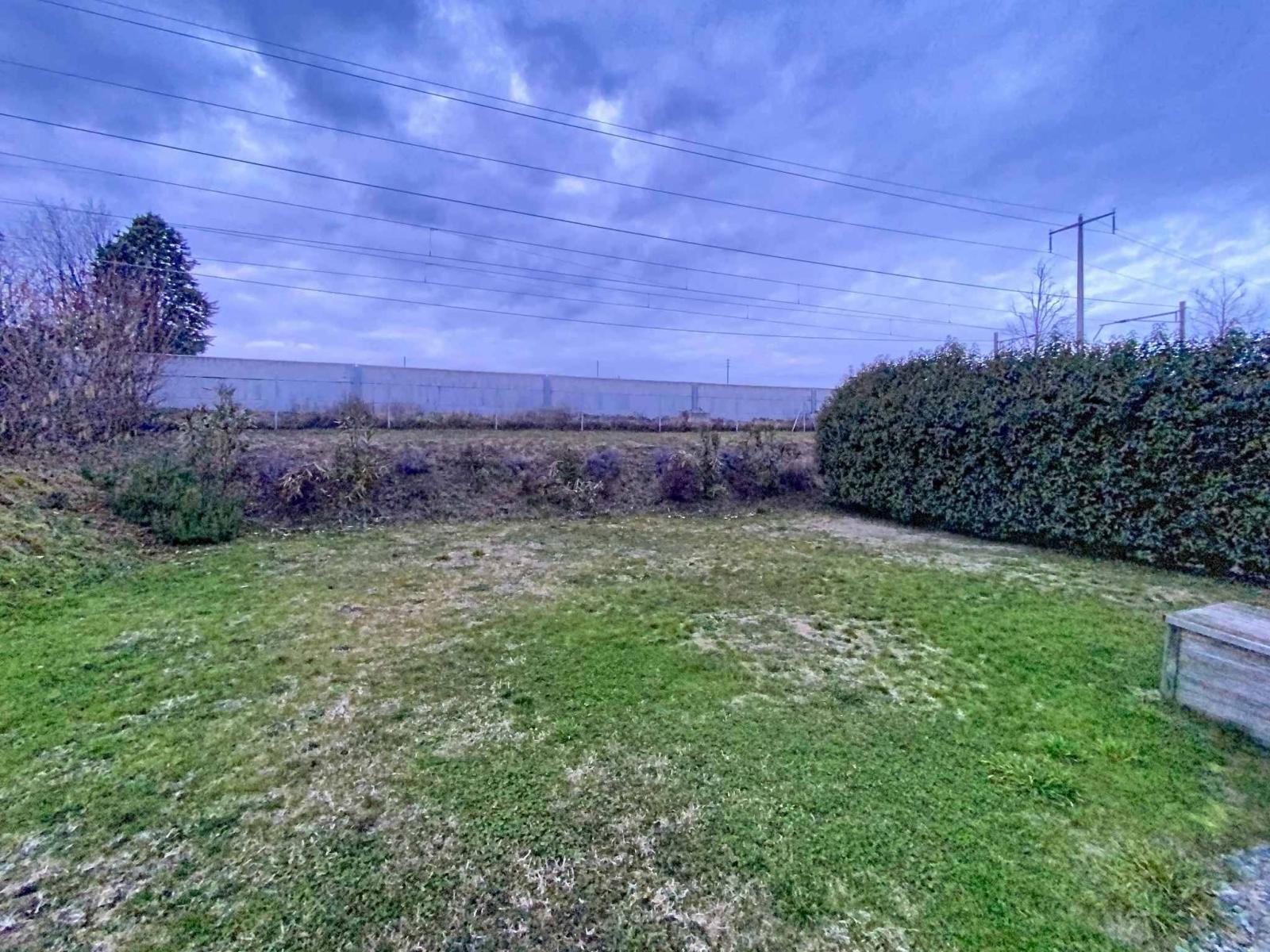 Élégance Contemporaine avec Jardin Privatif à Saint-Prex