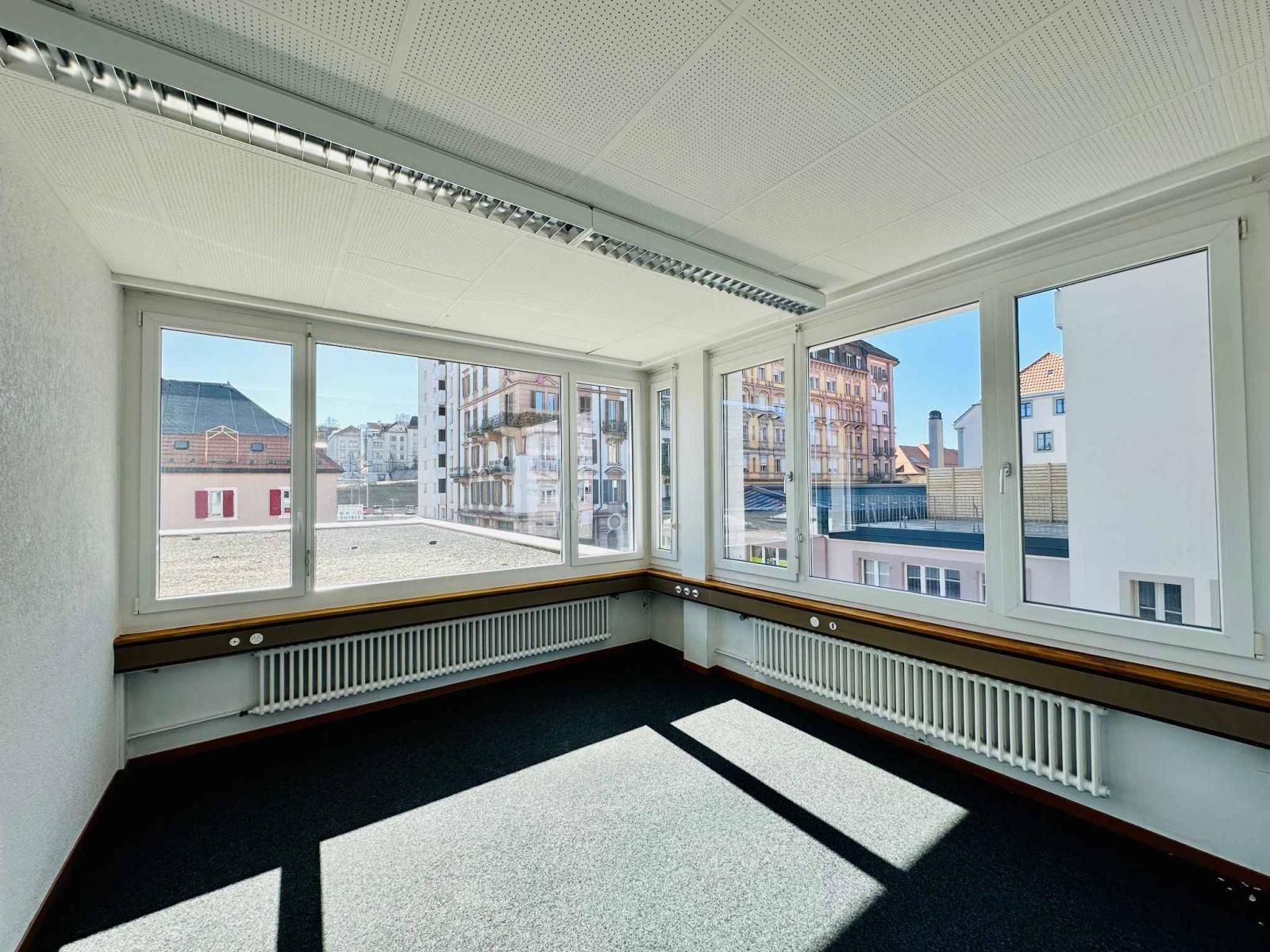 Bureaux modernes et lumineux 159 m2 à louer à la Chaux-de-Fonds
