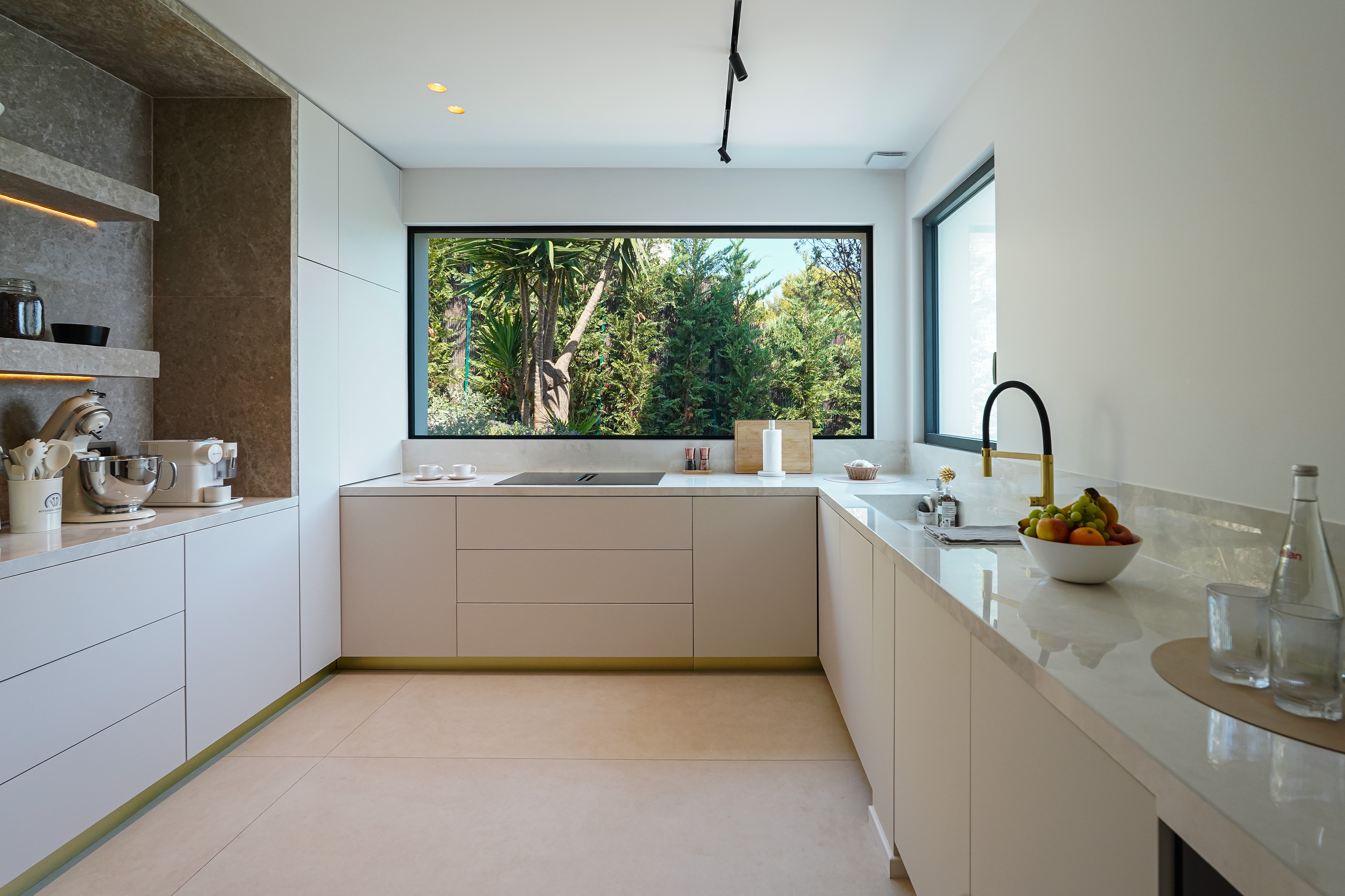 VCVYG_cuisine-villa-cap-martin-valeri-agency-by-jm-barei-1785495594.jpg