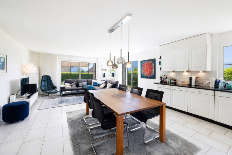 Spacieux appartement de 5.5 pièces avec terrasse et grand jardin