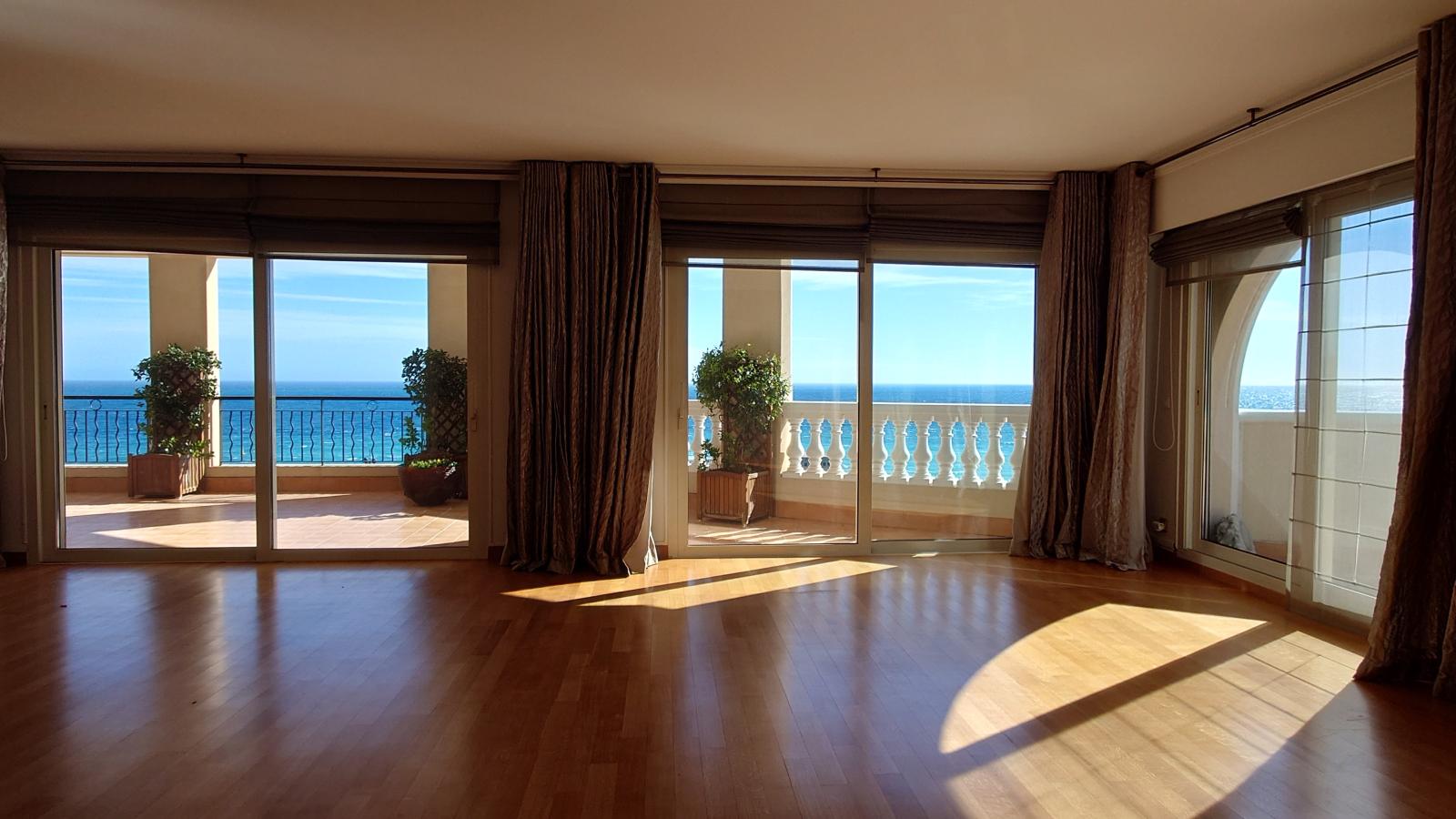 Appartement exceptionnel avec piscine privative et vue panoramique mer !