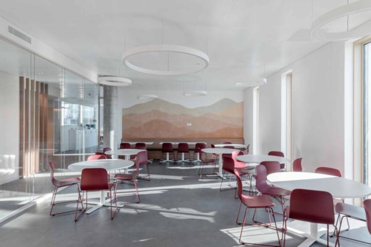 À louer – Bureaux bruts à aménager au Quartier de l’Étang