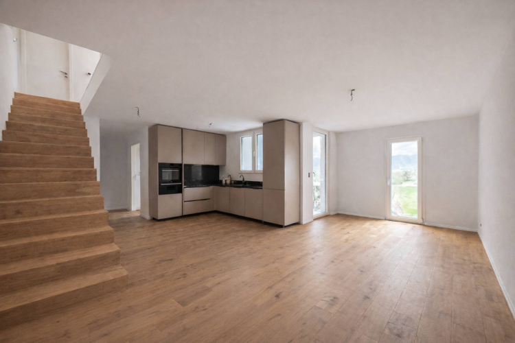 Villa contiguë dans un cadre champêtre – Rénovation haut de gamme à Vuillerens