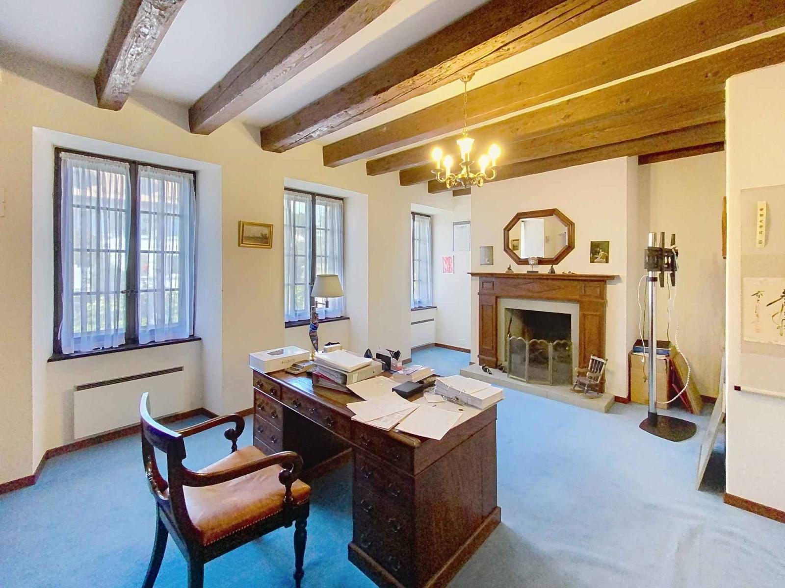 Grande maison familiale avec piscine et vaste parcelle arborisée