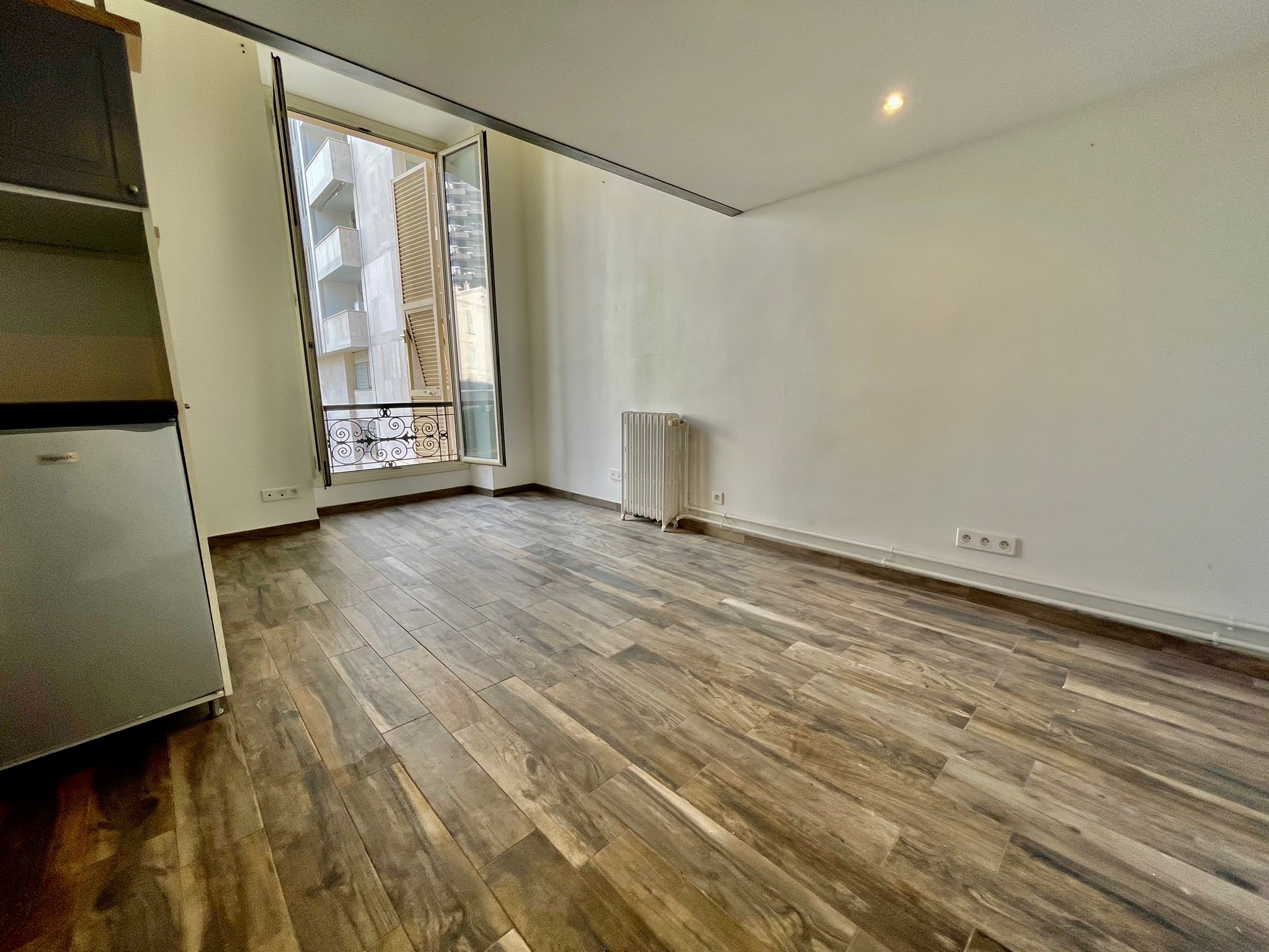 vRMjU_g-1611062995.jpg