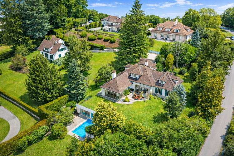 Quartier prisé ! Maison de maître + terrain constructible