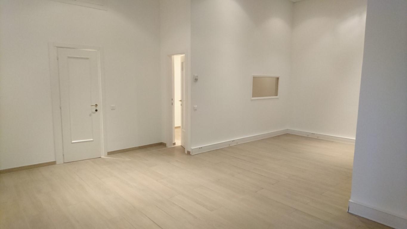 GRAND BUREAU AVEC VITRINE