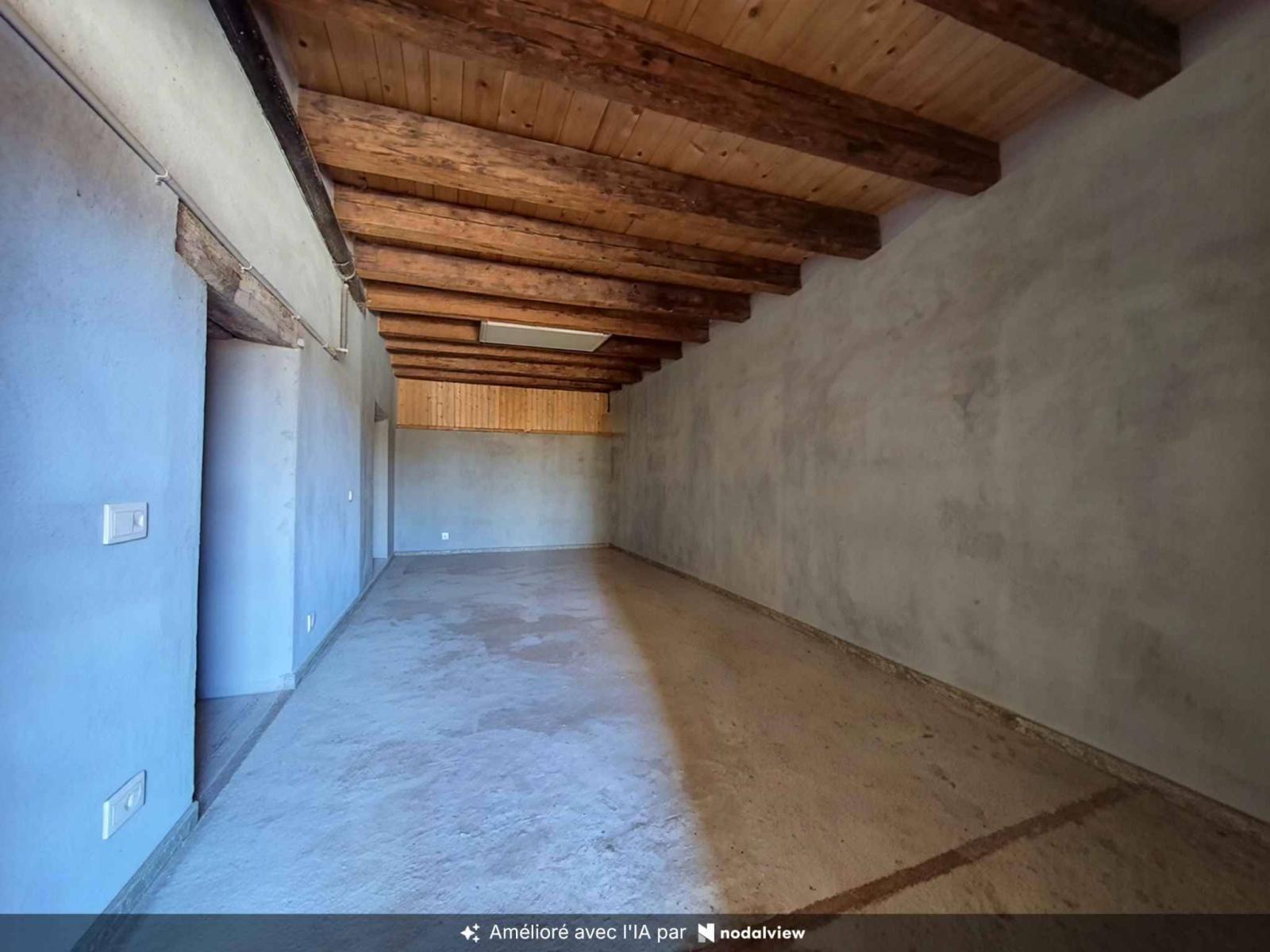 Maison villageoise avec deux appartements au coeur de Rances