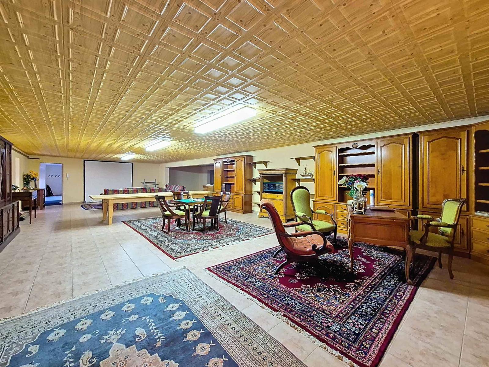 Domaine avec 2 chalets individuels reliés par les sous-sols