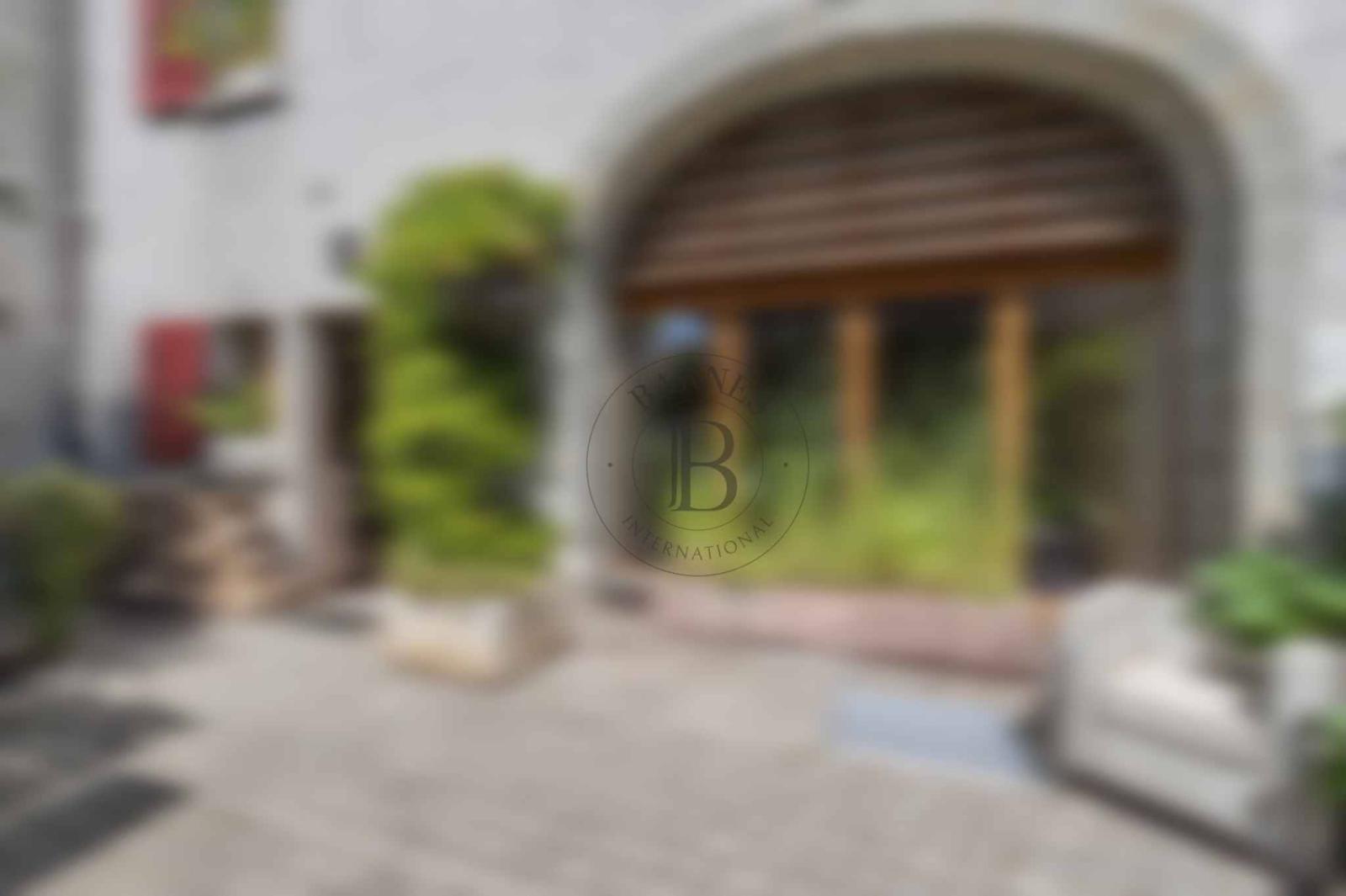 Co-Exclusivité ! Magnifique maison de village 