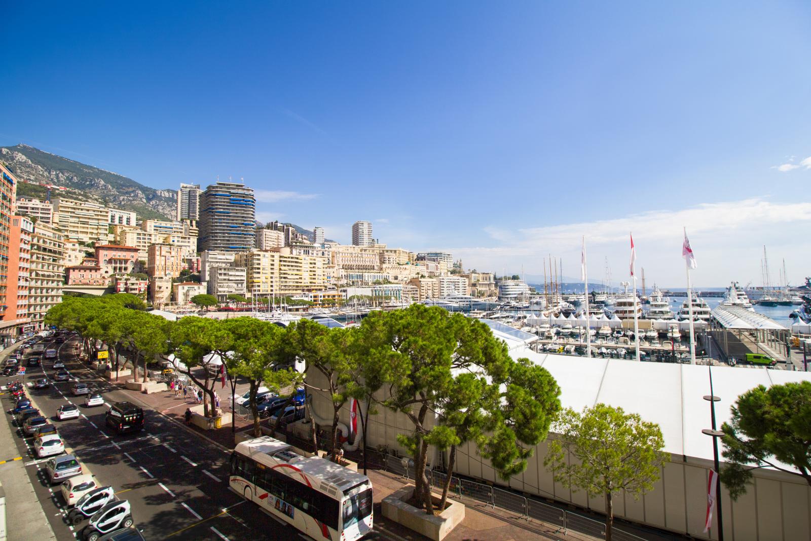 Palais Héraclès : Appartement 4 Pièces Rénové et Vue Directe sur le Grand Prix de Monaco
