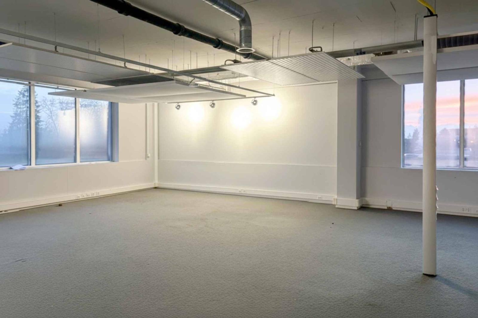 Ateliers et bureaux aménagés de 350 m² – Meyrin